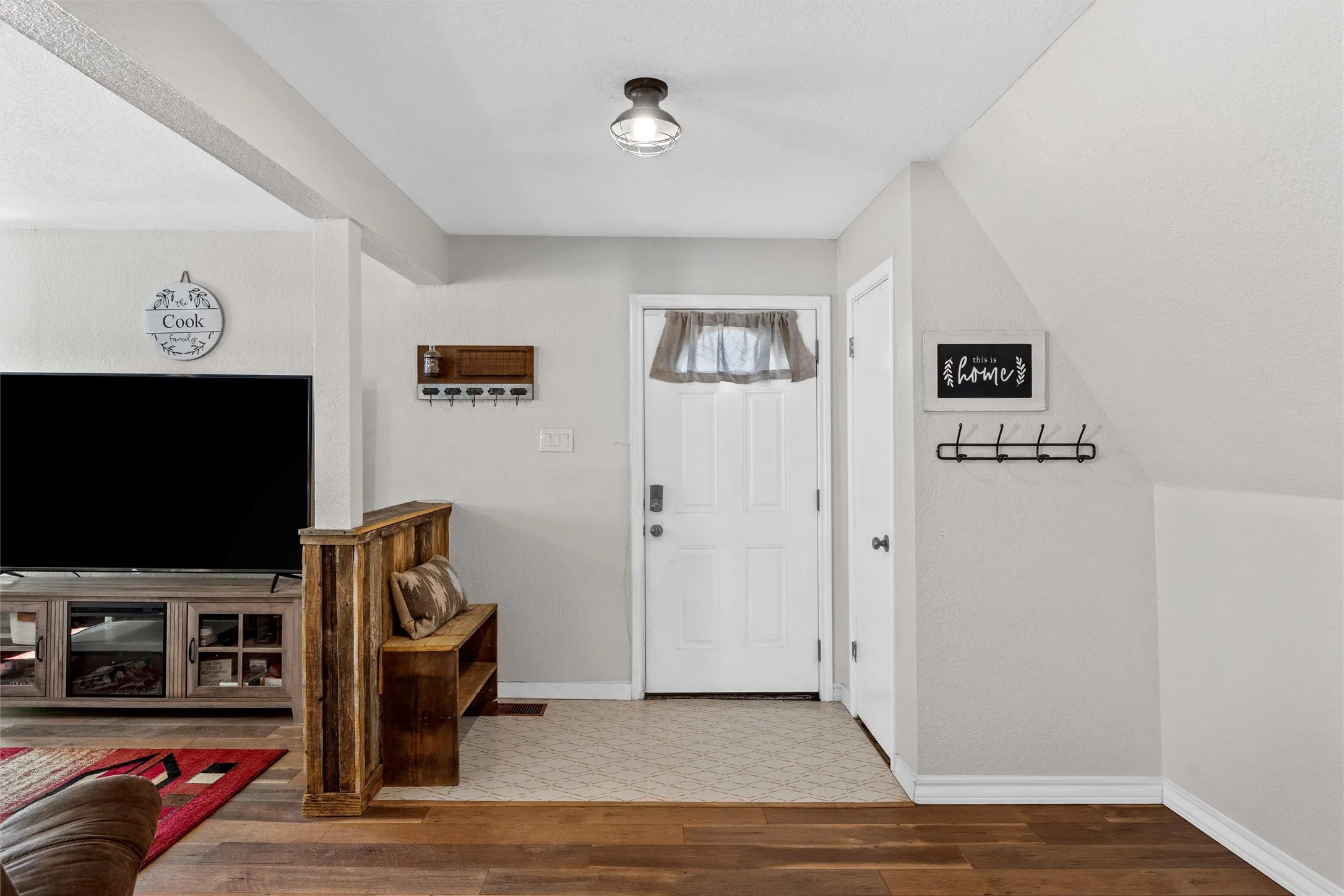 Single Family Residence For Sale in Mc Lennan County , 518 Warren Road, Lorena, Texas 76655, 4 Bedroom, 2 Bathroom, 2 Garage spaces, 2,260 Sqft, built in 1983, mls#21397740, Real Estate Agent in Lorena, Homes For Sale in Mc Lennan county, Homes For Sale in Lorena, Realtor in Lorena Texas, Real Estate Brokerage Independent Realty Texas, Luminita Cordes Realtor