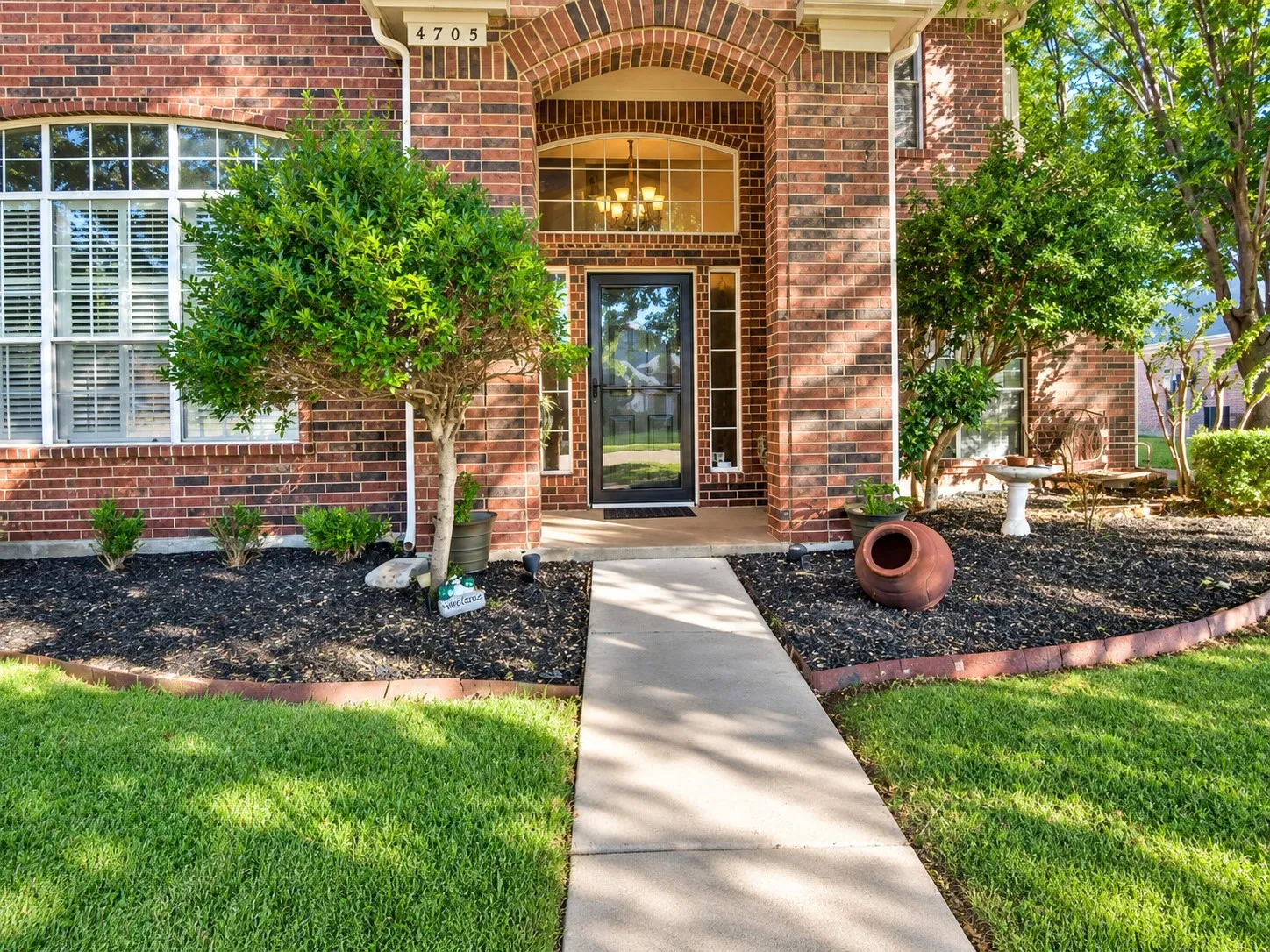 Single Family Residence For Rent in Collin County , 4705 Holly Berry Drive, Plano, Texas 75093, 3 Bedroom, 3 Bathroom, 2 Garage spaces, 1,944 Sqft, built in 1993, mls#21400841, Real Estate Agent in Plano, Homes For Rent in Collin county, Homes For Rent in Plano, Realtor in Plano Texas, Real Estate Brokerage Independent Realty Texas, Luminita Cordes Realtor