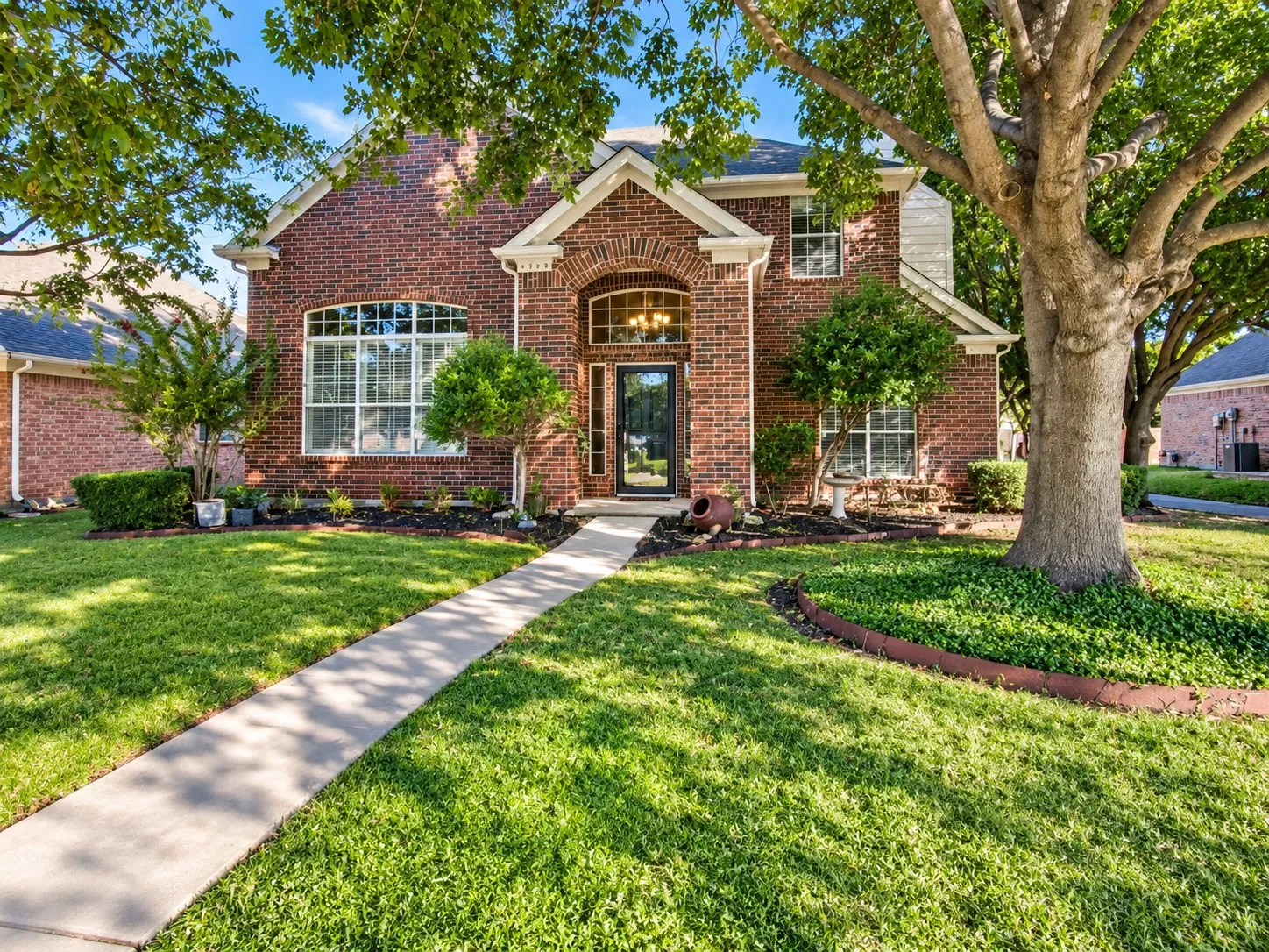 Single Family Residence For Rent in Collin County , 4705 Holly Berry Drive, Plano, Texas 75093, 3 Bedroom, 3 Bathroom, 2 Garage spaces, 1,944 Sqft, built in 1993, mls#21400841, Real Estate Agent in Plano, Homes For Rent in Collin county, Homes For Rent in Plano, Realtor in Plano Texas, Real Estate Brokerage Independent Realty Texas, Luminita Cordes Realtor