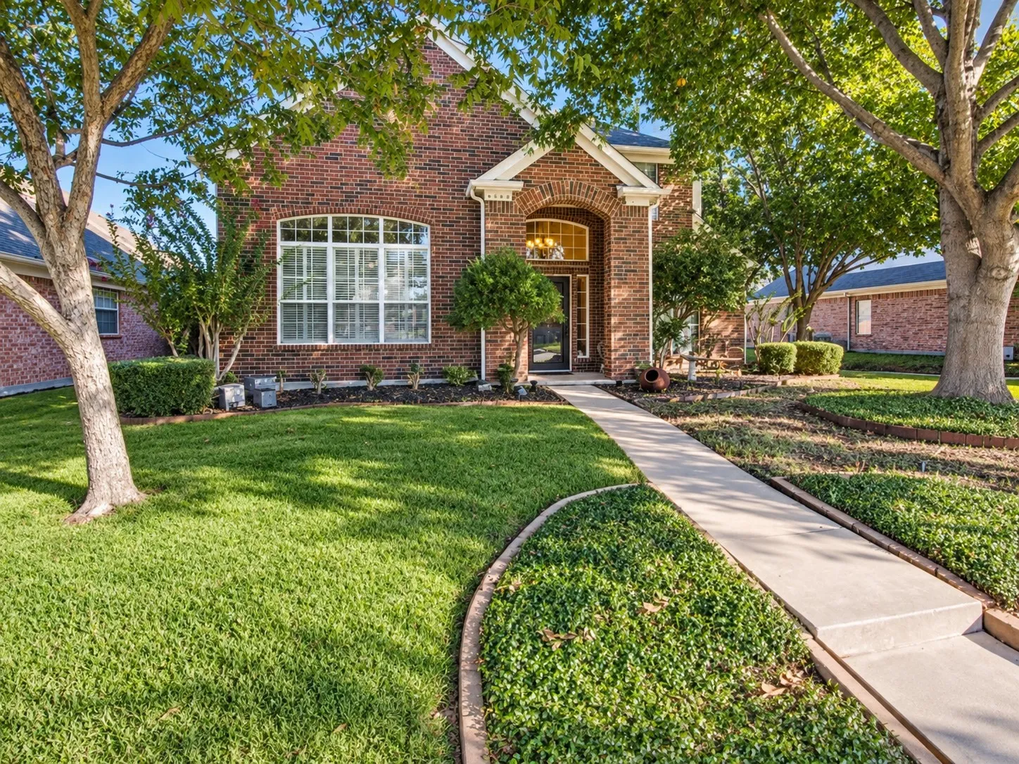 Single Family Residence For Rent in Collin County , 4705 Holly Berry Drive, Plano, Texas 75093, 3 Bedroom, 3 Bathroom, 2 Garage spaces, 1,944 Sqft, built in 1993, mls#21400841, Real Estate Agent in Plano, Homes For Rent in Collin county, Homes For Rent in Plano, Realtor in Plano Texas, Real Estate Brokerage Independent Realty Texas, Luminita Cordes Realtor