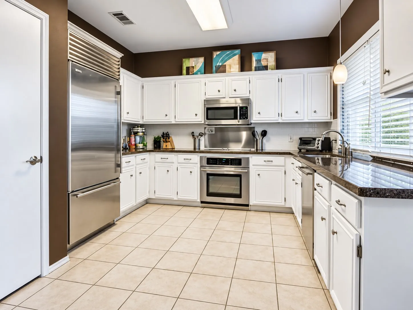 Single Family Residence For Rent in Collin County , 4705 Holly Berry Drive, Plano, Texas 75093, 3 Bedroom, 3 Bathroom, 2 Garage spaces, 1,944 Sqft, built in 1993, mls#21400841, Real Estate Agent in Plano, Homes For Rent in Collin county, Homes For Rent in Plano, Realtor in Plano Texas, Real Estate Brokerage Independent Realty Texas, Luminita Cordes Realtor