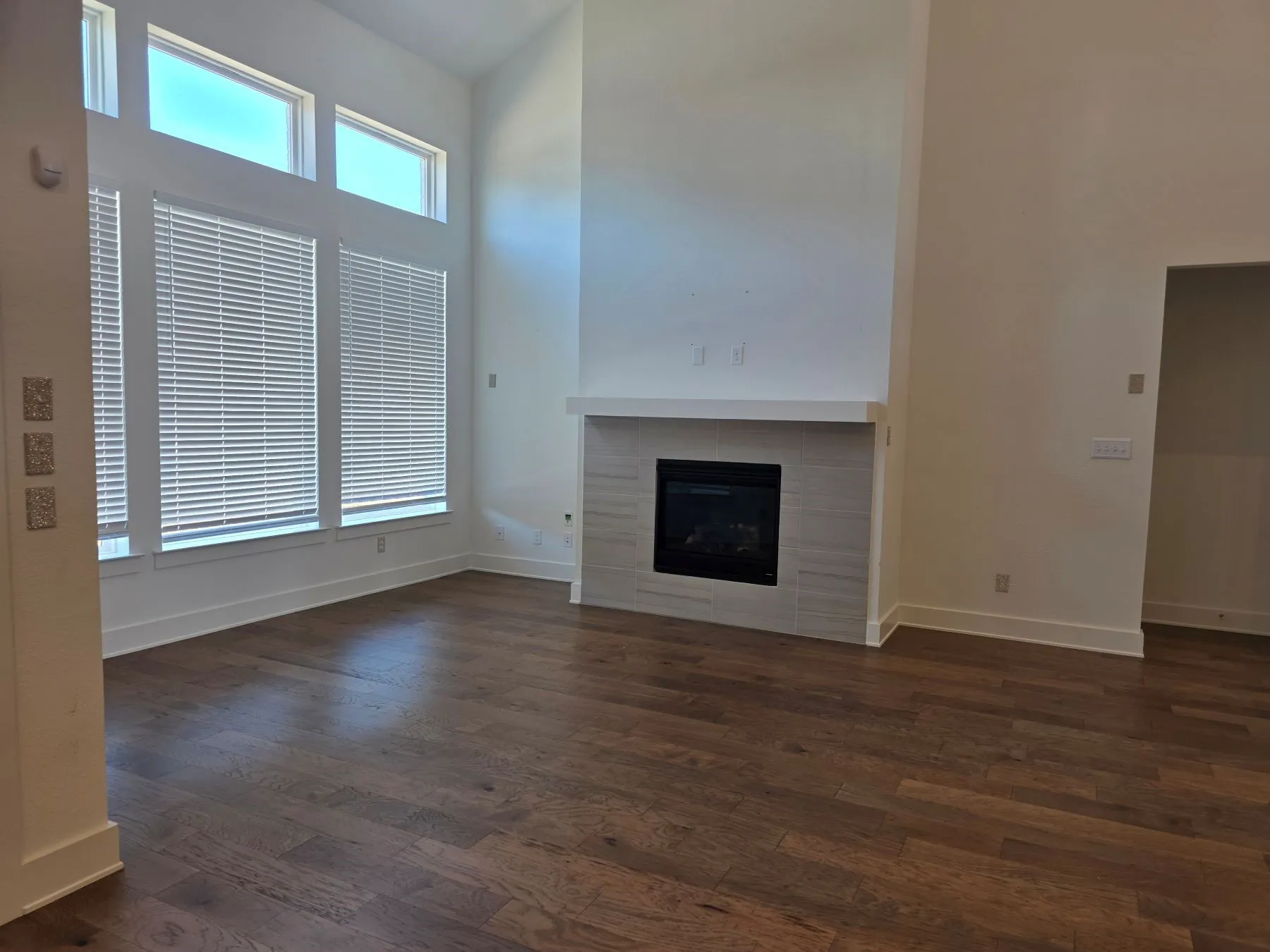 Single Family Residence For Sale in Dallas County , 2009 Diamond Cove, Mesquite, Texas 75181, 4 Bedroom, 3 Bathroom, 3 Garage spaces, 2,749 Sqft, built in 2024, mls#21400836, Real Estate Agent in Mesquite, Homes For Sale in Dallas county, Homes For Sale in Mesquite, Realtor in Mesquite Texas, Real Estate Brokerage Independent Realty Texas, Luminita Cordes Realtor