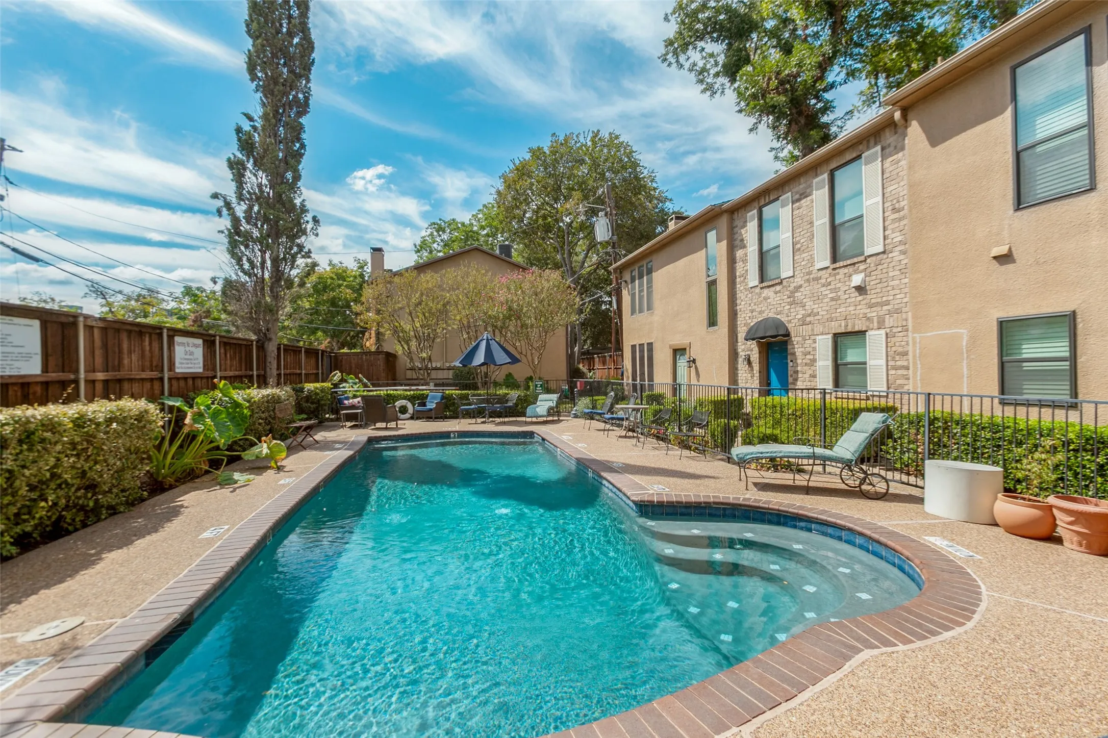 Condominium For Sale in Dallas County , 3818 N Hall Street 128, Dallas, Texas 75219, 2 Bedroom, 2 Bathroom, Garage spaces, 984 Sqft, built in 1980, mls#21398272, Real Estate Agent in Dallas, Homes For Sale in Dallas county, Homes For Sale in Dallas, Realtor in Dallas Texas, Real Estate Brokerage Independent Realty Texas, Luminita Cordes Realtor