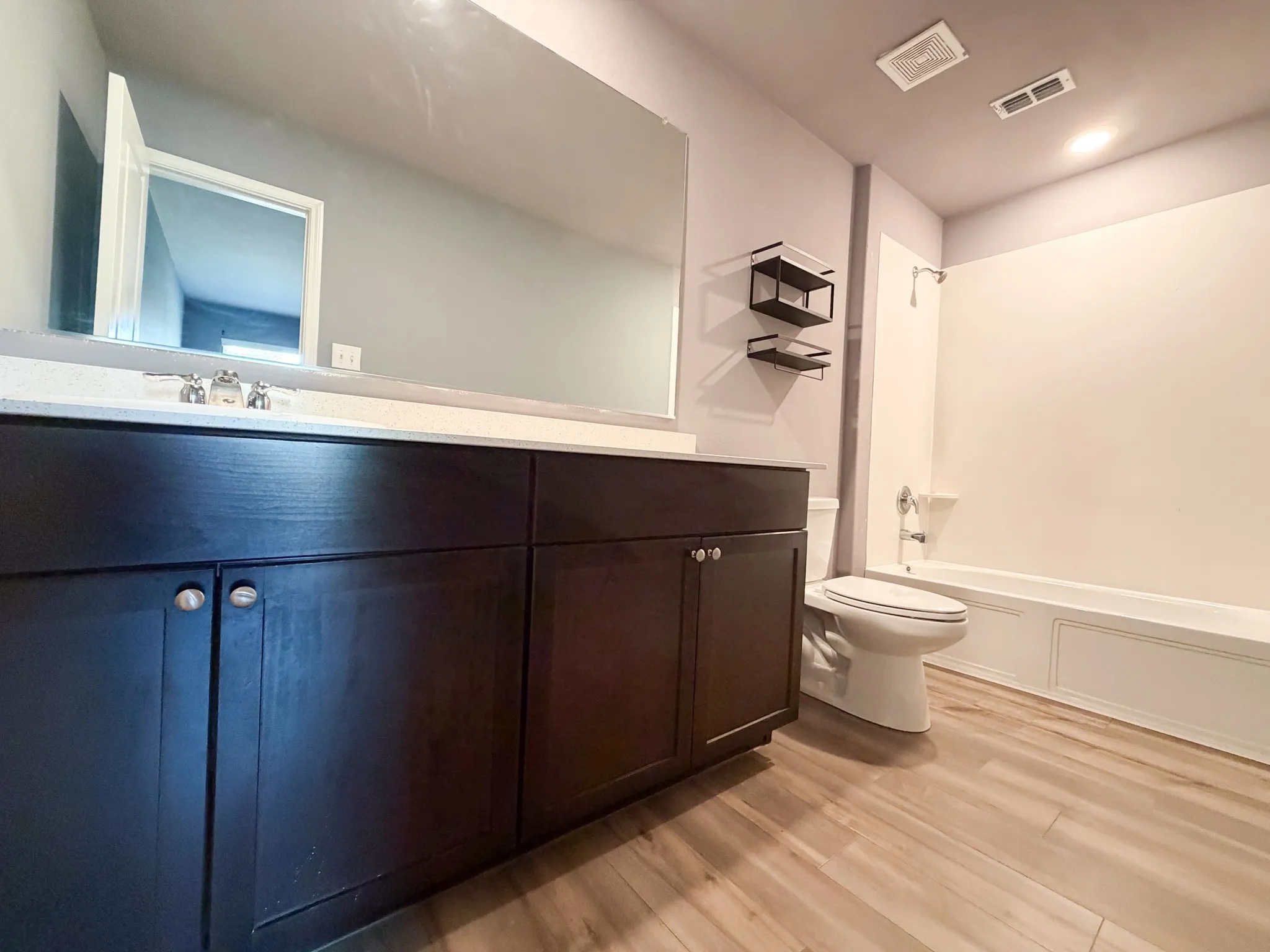 Single Family Residence For Rent in Ellis County , 1012 Lady Bird Street, Ennis, Texas 75119, 3 Bedroom, 2 Bathroom, 2 Garage spaces, 1,624 Sqft, built in 2021, mls#21400847, Real Estate Agent in Ennis, Homes For Rent in Ellis county, Homes For Rent in Ennis, Realtor in Ennis Texas, Real Estate Brokerage Independent Realty Texas, Luminita Cordes Realtor