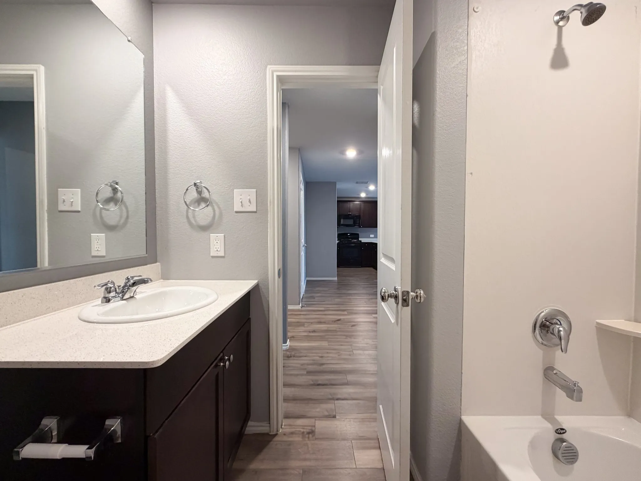 Single Family Residence For Rent in Ellis County , 1012 Lady Bird Street, Ennis, Texas 75119, 3 Bedroom, 2 Bathroom, 2 Garage spaces, 1,624 Sqft, built in 2021, mls#21400847, Real Estate Agent in Ennis, Homes For Rent in Ellis county, Homes For Rent in Ennis, Realtor in Ennis Texas, Real Estate Brokerage Independent Realty Texas, Luminita Cordes Realtor