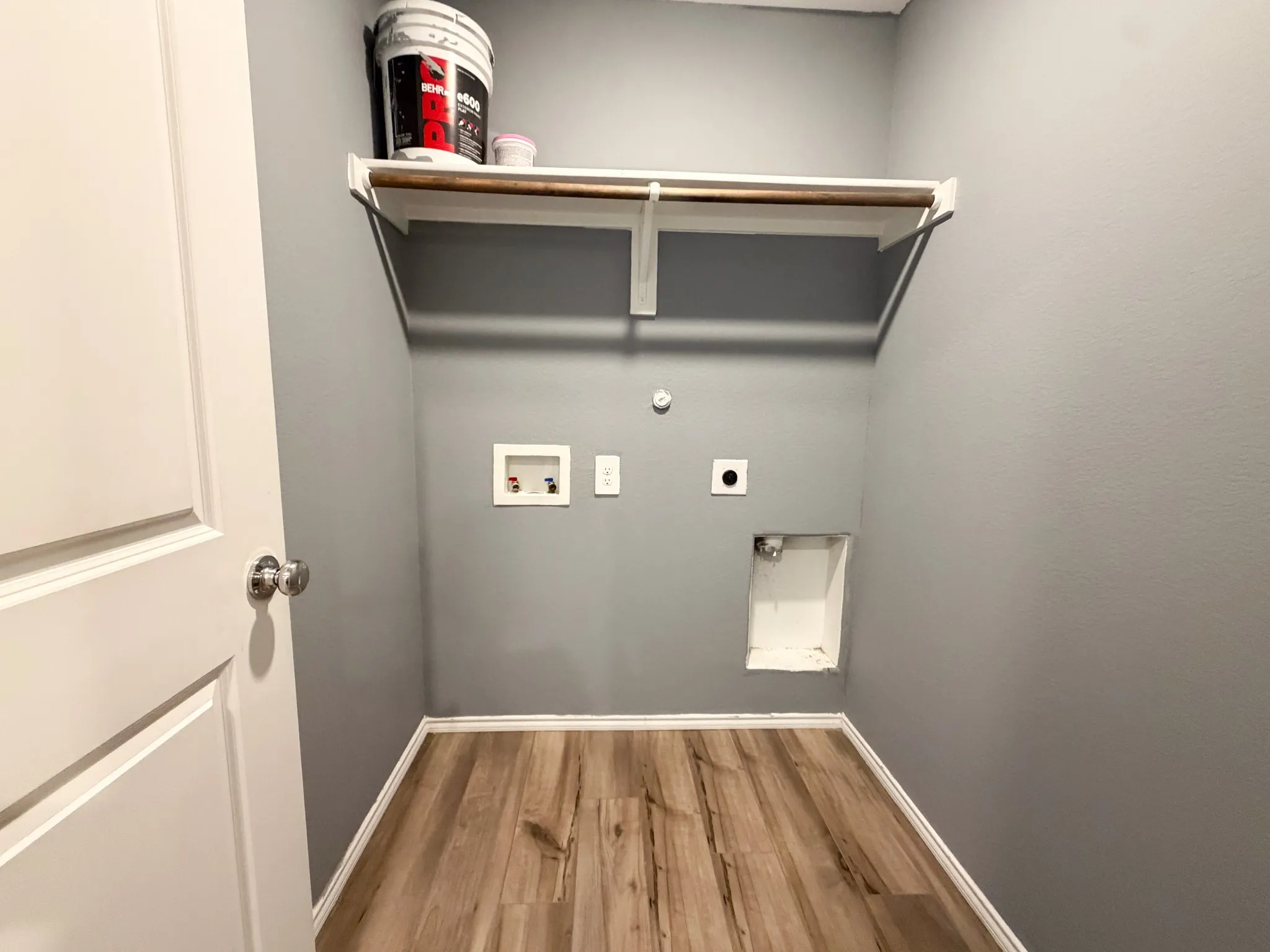 Single Family Residence For Rent in Ellis County , 1012 Lady Bird Street, Ennis, Texas 75119, 3 Bedroom, 2 Bathroom, 2 Garage spaces, 1,624 Sqft, built in 2021, mls#21400847, Real Estate Agent in Ennis, Homes For Rent in Ellis county, Homes For Rent in Ennis, Realtor in Ennis Texas, Real Estate Brokerage Independent Realty Texas, Luminita Cordes Realtor