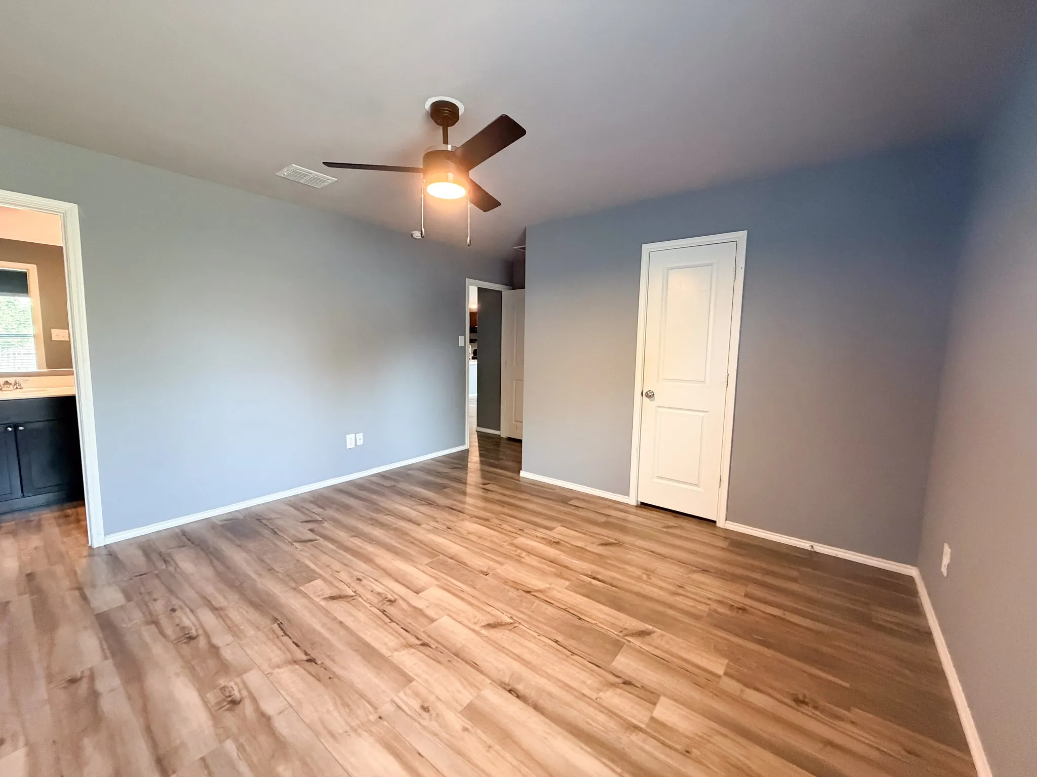 Single Family Residence For Rent in Ellis County , 1012 Lady Bird Street, Ennis, Texas 75119, 3 Bedroom, 2 Bathroom, 2 Garage spaces, 1,624 Sqft, built in 2021, mls#21400847, Real Estate Agent in Ennis, Homes For Rent in Ellis county, Homes For Rent in Ennis, Realtor in Ennis Texas, Real Estate Brokerage Independent Realty Texas, Luminita Cordes Realtor