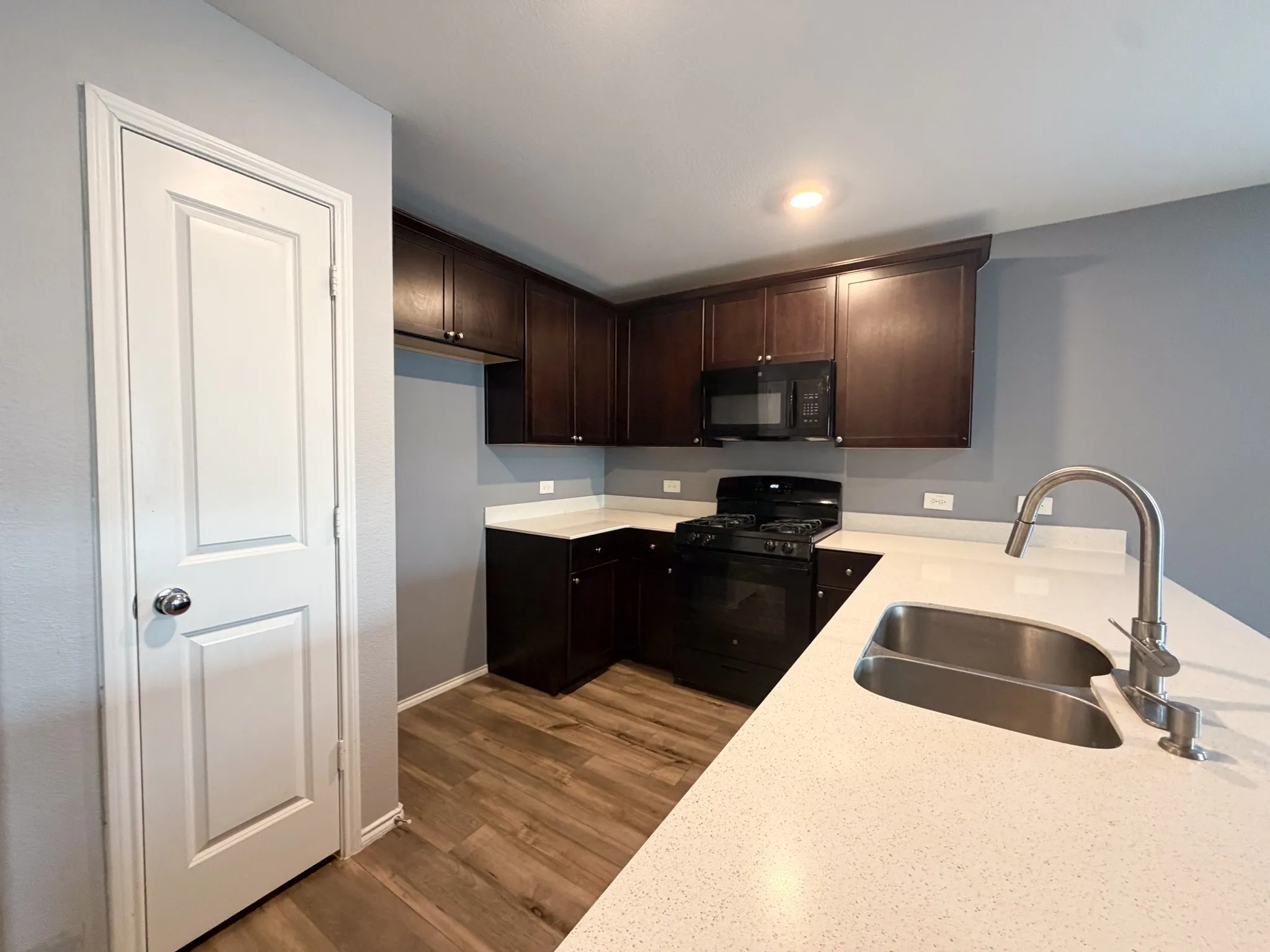 Single Family Residence For Rent in Ellis County , 1012 Lady Bird Street, Ennis, Texas 75119, 3 Bedroom, 2 Bathroom, 2 Garage spaces, 1,624 Sqft, built in 2021, mls#21400847, Real Estate Agent in Ennis, Homes For Rent in Ellis county, Homes For Rent in Ennis, Realtor in Ennis Texas, Real Estate Brokerage Independent Realty Texas, Luminita Cordes Realtor