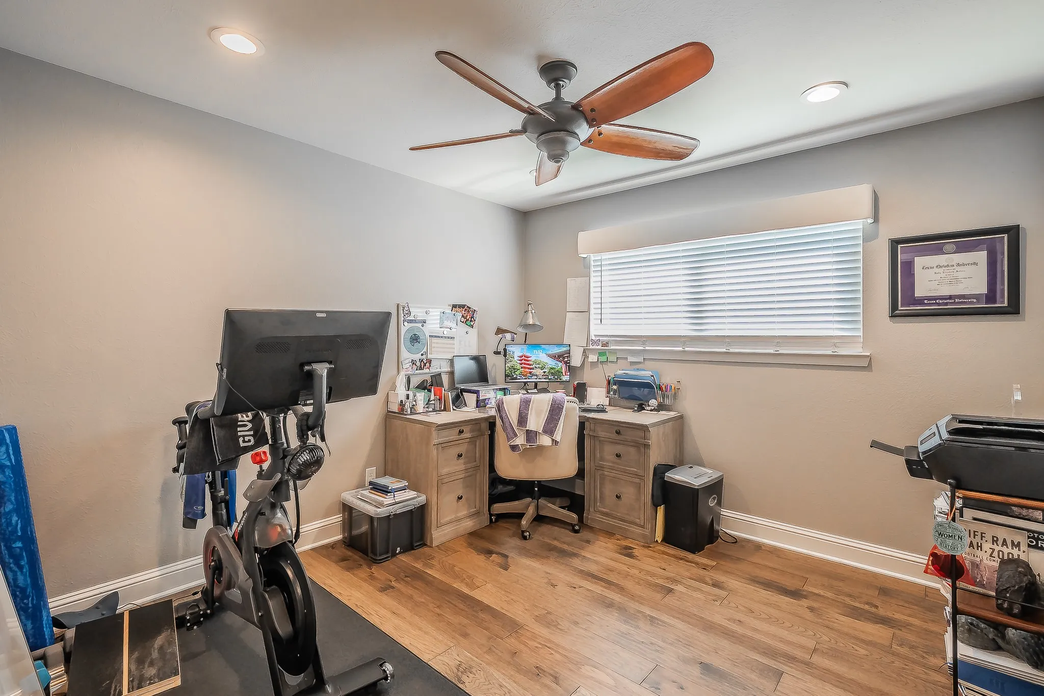 Single Family Residence For Rent in Tarrant County , 6409 Inca Road, Fort Worth, Texas 76116, 3 Bedroom, 2 Bathroom, 2 Garage spaces, 2,224 Sqft, built in 1961, mls#21399131, Real Estate Agent in Fort Worth, Homes For Rent in Tarrant county, Homes For Rent in Fort Worth, Realtor in Fort Worth Texas, Real Estate Brokerage Independent Realty Texas, Luminita Cordes Realtor