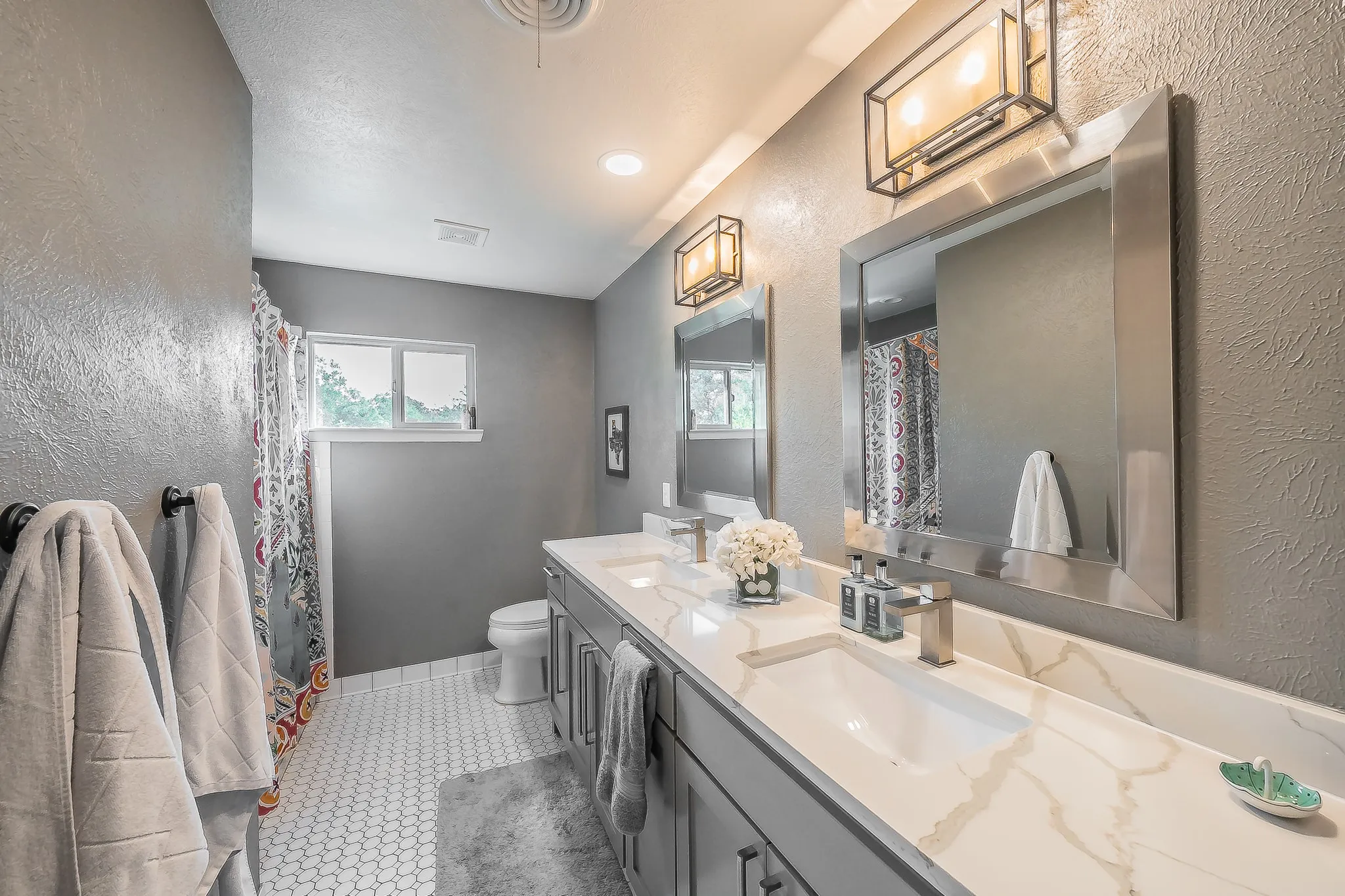 Single Family Residence For Rent in Tarrant County , 6409 Inca Road, Fort Worth, Texas 76116, 3 Bedroom, 2 Bathroom, 2 Garage spaces, 2,224 Sqft, built in 1961, mls#21399131, Real Estate Agent in Fort Worth, Homes For Rent in Tarrant county, Homes For Rent in Fort Worth, Realtor in Fort Worth Texas, Real Estate Brokerage Independent Realty Texas, Luminita Cordes Realtor
