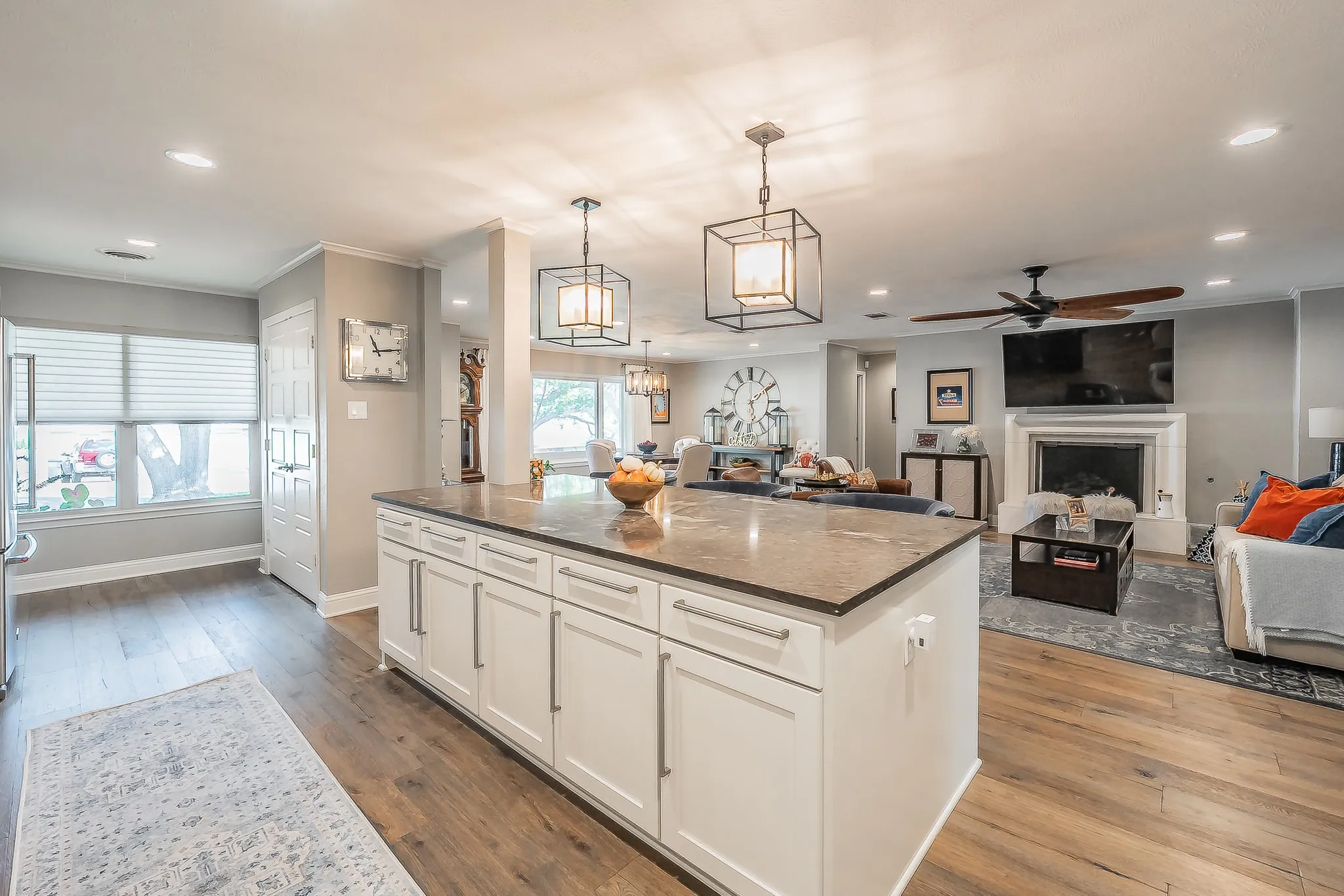 Single Family Residence For Rent in Tarrant County , 6409 Inca Road, Fort Worth, Texas 76116, 3 Bedroom, 2 Bathroom, 2 Garage spaces, 2,224 Sqft, built in 1961, mls#21399131, Real Estate Agent in Fort Worth, Homes For Rent in Tarrant county, Homes For Rent in Fort Worth, Realtor in Fort Worth Texas, Real Estate Brokerage Independent Realty Texas, Luminita Cordes Realtor