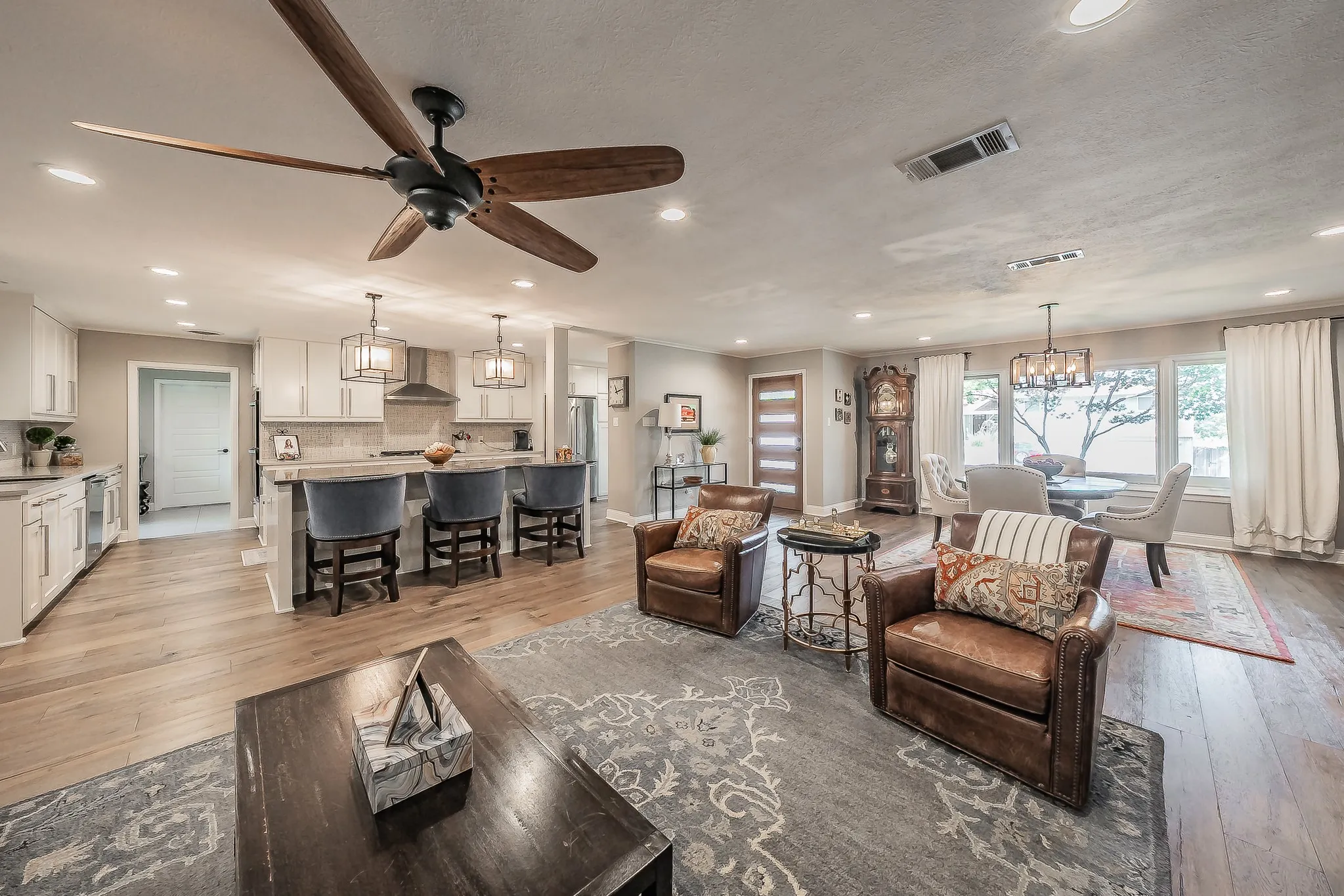 Single Family Residence For Rent in Tarrant County , 6409 Inca Road, Fort Worth, Texas 76116, 3 Bedroom, 2 Bathroom, 2 Garage spaces, 2,224 Sqft, built in 1961, mls#21399131, Real Estate Agent in Fort Worth, Homes For Rent in Tarrant county, Homes For Rent in Fort Worth, Realtor in Fort Worth Texas, Real Estate Brokerage Independent Realty Texas, Luminita Cordes Realtor