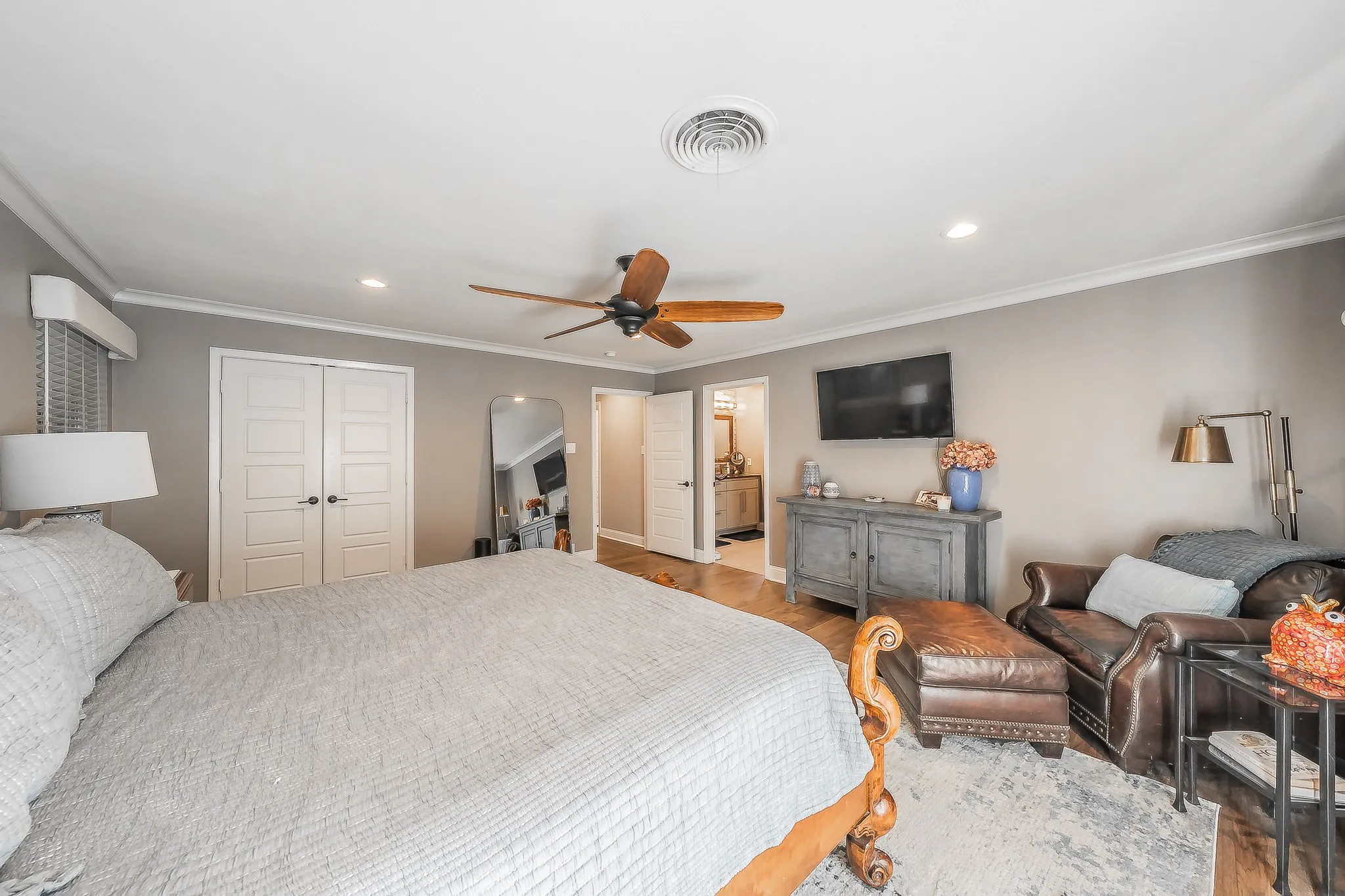 Single Family Residence For Rent in Tarrant County , 6409 Inca Road, Fort Worth, Texas 76116, 3 Bedroom, 2 Bathroom, 2 Garage spaces, 2,224 Sqft, built in 1961, mls#21399131, Real Estate Agent in Fort Worth, Homes For Rent in Tarrant county, Homes For Rent in Fort Worth, Realtor in Fort Worth Texas, Real Estate Brokerage Independent Realty Texas, Luminita Cordes Realtor