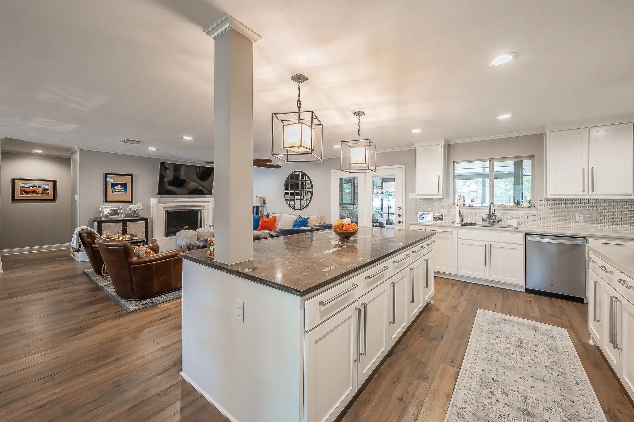 Single Family Residence For Rent in Tarrant County , 6409 Inca Road, Fort Worth, Texas 76116, 3 Bedroom, 2 Bathroom, 2 Garage spaces, 2,224 Sqft, built in 1961, mls#21399131, Real Estate Agent in Fort Worth, Homes For Rent in Tarrant county, Homes For Rent in Fort Worth, Realtor in Fort Worth Texas, Real Estate Brokerage Independent Realty Texas, Luminita Cordes Realtor