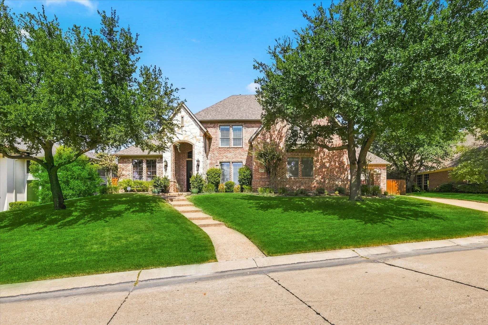 Single Family Residence For Sale in Denton County , 2990 Lakeside Drive, Highland Village, Texas 75077, 4 Bedroom, 4 Bathroom, 3 Garage spaces, 3,322 Sqft, built in 2003, mls#21387300, Real Estate Agent in Highland Village, Homes For Sale in Denton county, Homes For Sale in Highland Village, Realtor in Highland Village Texas, Real Estate Brokerage Independent Realty Texas, Luminita Cordes Realtor