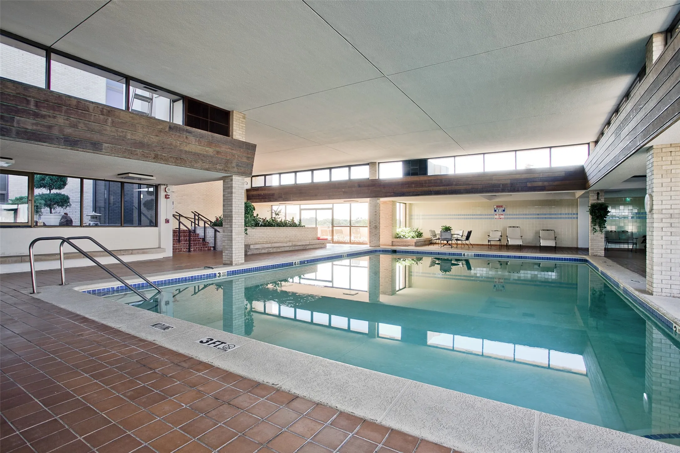 Condominium For Sale in Dallas County , 6335 W Northwest Highway 918, Dallas, Texas 75225, 2 Bedroom, 3 Bathroom, 1 Garage spaces, 2,126 Sqft, built in 1966, mls#21382017, Real Estate Agent in Dallas, Homes For Sale in Dallas county, Homes For Sale in Dallas, Realtor in Dallas Texas, Real Estate Brokerage Independent Realty Texas, Luminita Cordes Realtor