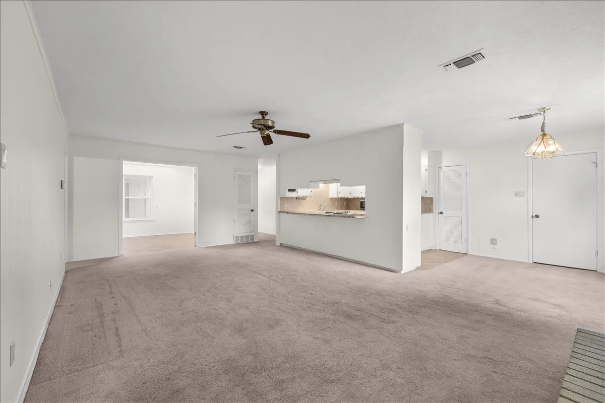 Single Family Residence For Sale in Tarrant County , 8933 Kincaid Drive, Benbrook, Texas 76116, 4 Bedroom, 2 Bathroom, 2 Garage spaces, 1,986 Sqft, built in 1967, mls#21400424, Real Estate Agent in Benbrook, Homes For Sale in Tarrant county, Homes For Sale in Benbrook, Realtor in Benbrook Texas, Real Estate Brokerage Independent Realty Texas, Luminita Cordes Realtor