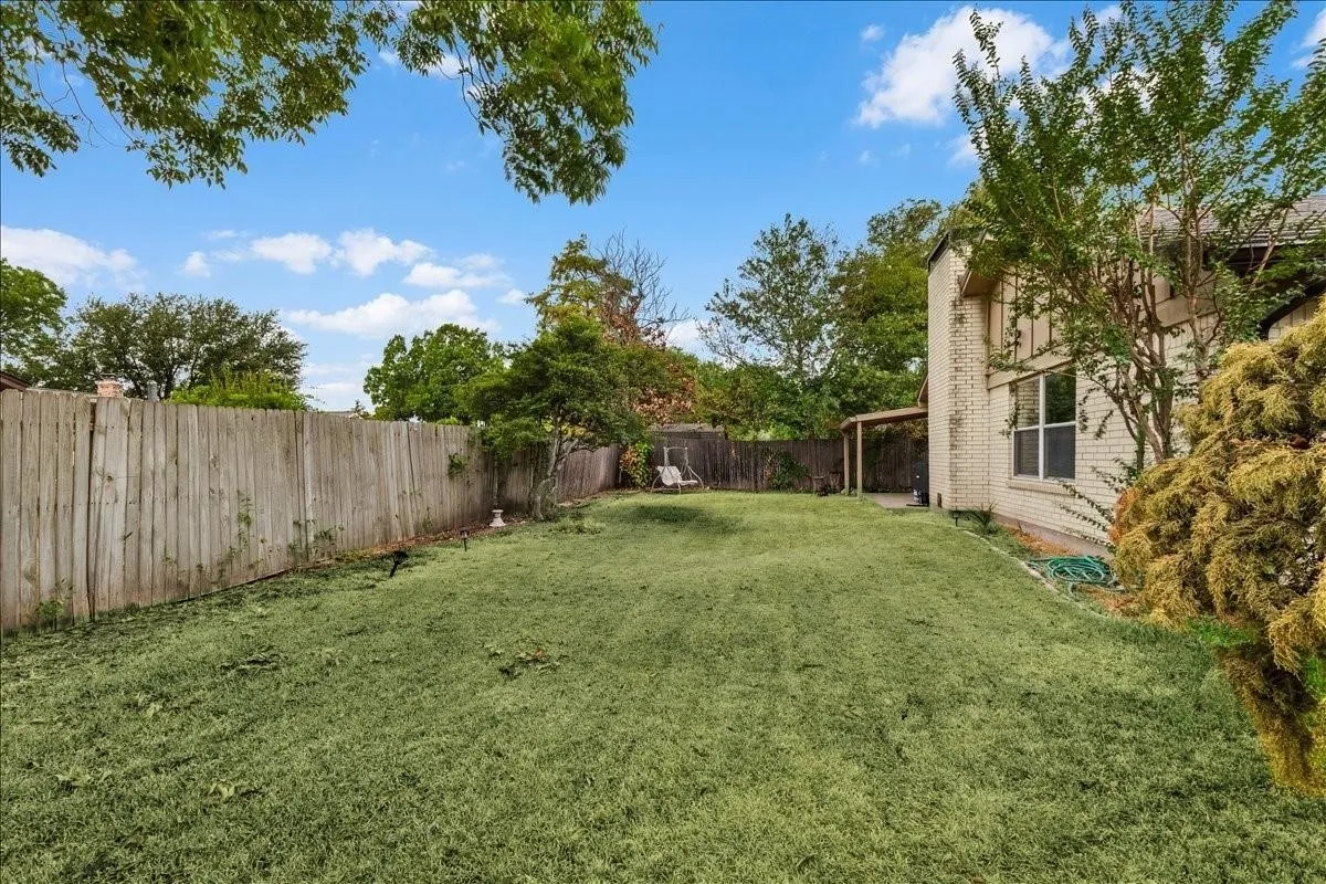 Single Family Residence For Sale in Tarrant County , 8933 Kincaid Drive, Benbrook, Texas 76116, 4 Bedroom, 2 Bathroom, 2 Garage spaces, 1,986 Sqft, built in 1967, mls#21400424, Real Estate Agent in Benbrook, Homes For Sale in Tarrant county, Homes For Sale in Benbrook, Realtor in Benbrook Texas, Real Estate Brokerage Independent Realty Texas, Luminita Cordes Realtor