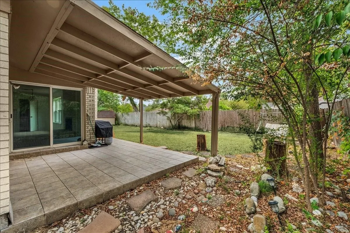 Single Family Residence For Sale in Tarrant County , 8933 Kincaid Drive, Benbrook, Texas 76116, 4 Bedroom, 2 Bathroom, 2 Garage spaces, 1,986 Sqft, built in 1967, mls#21400424, Real Estate Agent in Benbrook, Homes For Sale in Tarrant county, Homes For Sale in Benbrook, Realtor in Benbrook Texas, Real Estate Brokerage Independent Realty Texas, Luminita Cordes Realtor