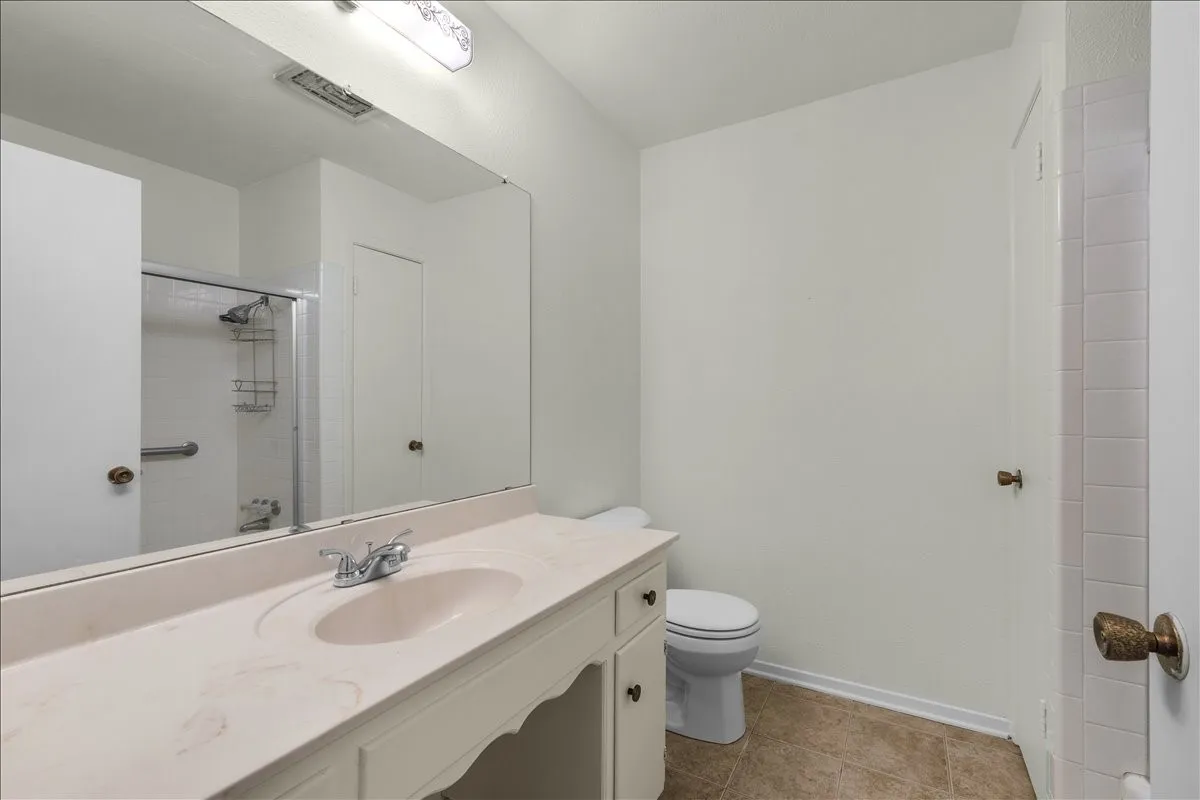 Single Family Residence For Sale in Tarrant County , 8933 Kincaid Drive, Benbrook, Texas 76116, 4 Bedroom, 2 Bathroom, 2 Garage spaces, 1,986 Sqft, built in 1967, mls#21400424, Real Estate Agent in Benbrook, Homes For Sale in Tarrant county, Homes For Sale in Benbrook, Realtor in Benbrook Texas, Real Estate Brokerage Independent Realty Texas, Luminita Cordes Realtor