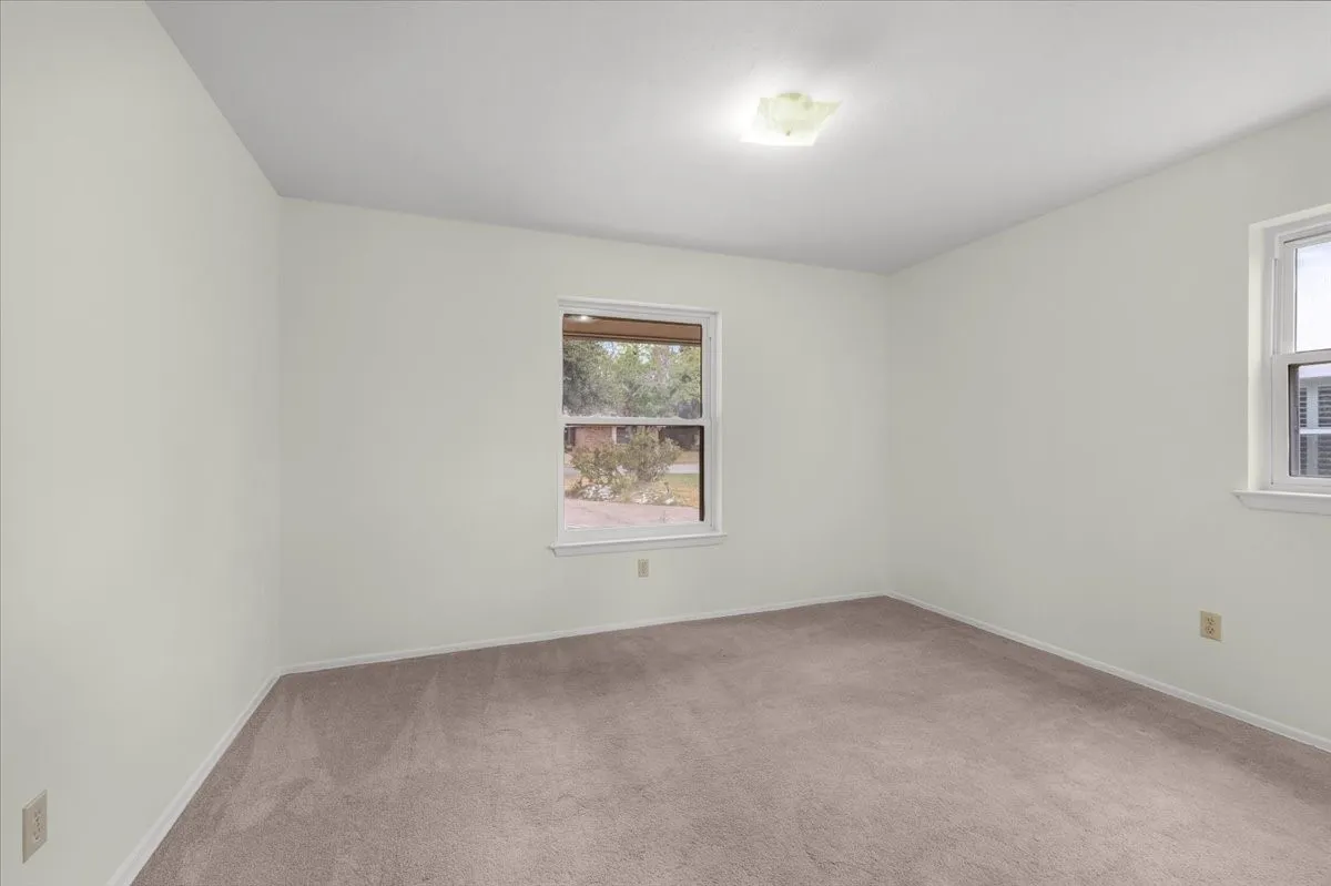 Single Family Residence For Sale in Tarrant County , 8933 Kincaid Drive, Benbrook, Texas 76116, 4 Bedroom, 2 Bathroom, 2 Garage spaces, 1,986 Sqft, built in 1967, mls#21400424, Real Estate Agent in Benbrook, Homes For Sale in Tarrant county, Homes For Sale in Benbrook, Realtor in Benbrook Texas, Real Estate Brokerage Independent Realty Texas, Luminita Cordes Realtor
