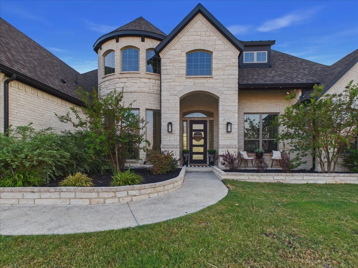 Single Family Residence For Sale in Rockwall County , 180 Settlement Lane, Mclendon Chisholm, Texas 75032, 5 Bedroom, 5 Bathroom, 3 Garage spaces, 3,929 Sqft, built in 2023, mls#21393311, Real Estate Agent in Mclendon Chisholm, Homes For Sale in Rockwall county, Homes For Sale in Mclendon Chisholm, Realtor in Mclendon Chisholm Texas, Real Estate Brokerage Independent Realty Texas, Luminita Cordes Realtor