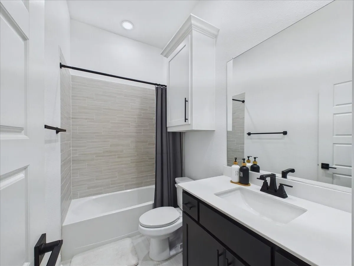 Single Family Residence For Sale in Rockwall County , 180 Settlement Lane, Mclendon Chisholm, Texas 75032, 5 Bedroom, 5 Bathroom, 3 Garage spaces, 3,929 Sqft, built in 2023, mls#21393311, Real Estate Agent in Mclendon Chisholm, Homes For Sale in Rockwall county, Homes For Sale in Mclendon Chisholm, Realtor in Mclendon Chisholm Texas, Real Estate Brokerage Independent Realty Texas, Luminita Cordes Realtor