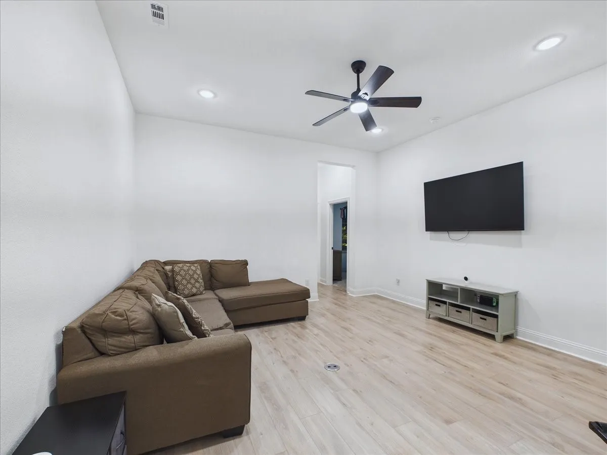 Single Family Residence For Sale in Rockwall County , 180 Settlement Lane, Mclendon Chisholm, Texas 75032, 5 Bedroom, 5 Bathroom, 3 Garage spaces, 3,929 Sqft, built in 2023, mls#21393311, Real Estate Agent in Mclendon Chisholm, Homes For Sale in Rockwall county, Homes For Sale in Mclendon Chisholm, Realtor in Mclendon Chisholm Texas, Real Estate Brokerage Independent Realty Texas, Luminita Cordes Realtor