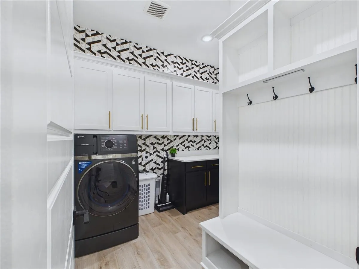 Single Family Residence For Sale in Rockwall County , 180 Settlement Lane, Mclendon Chisholm, Texas 75032, 5 Bedroom, 5 Bathroom, 3 Garage spaces, 3,929 Sqft, built in 2023, mls#21393311, Real Estate Agent in Mclendon Chisholm, Homes For Sale in Rockwall county, Homes For Sale in Mclendon Chisholm, Realtor in Mclendon Chisholm Texas, Real Estate Brokerage Independent Realty Texas, Luminita Cordes Realtor