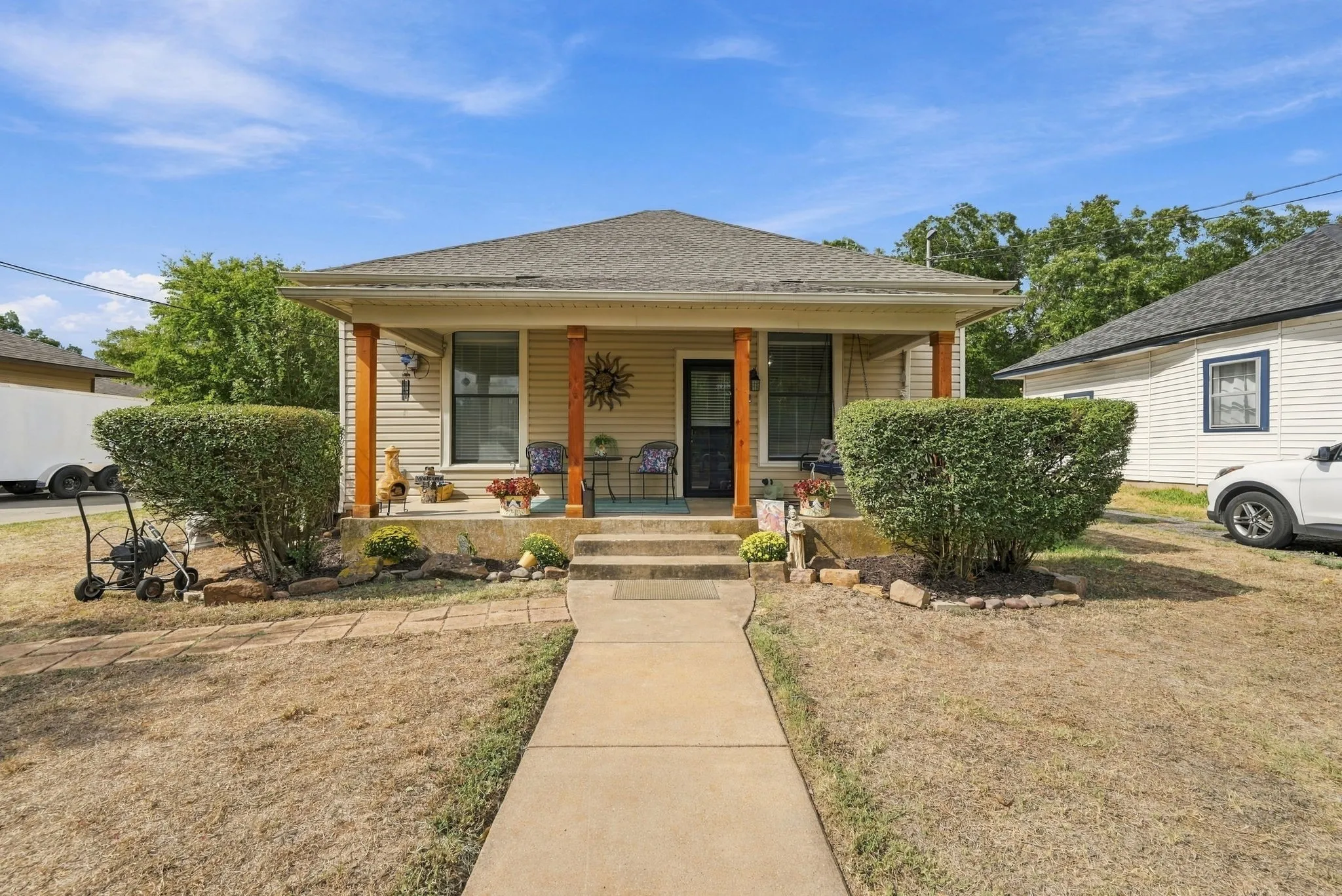 Single Family Residence For Sale in Johnson County , 311 N Pendell Avenue, Cleburne, Texas 76033, 3 Bedroom, 1 Bathroom, Garage spaces, 1,260 Sqft, built in 1930, mls#21400411, Real Estate Agent in Cleburne, Homes For Sale in Johnson county, Homes For Sale in Cleburne, Realtor in Cleburne Texas, Real Estate Brokerage Independent Realty Texas, Luminita Cordes Realtor