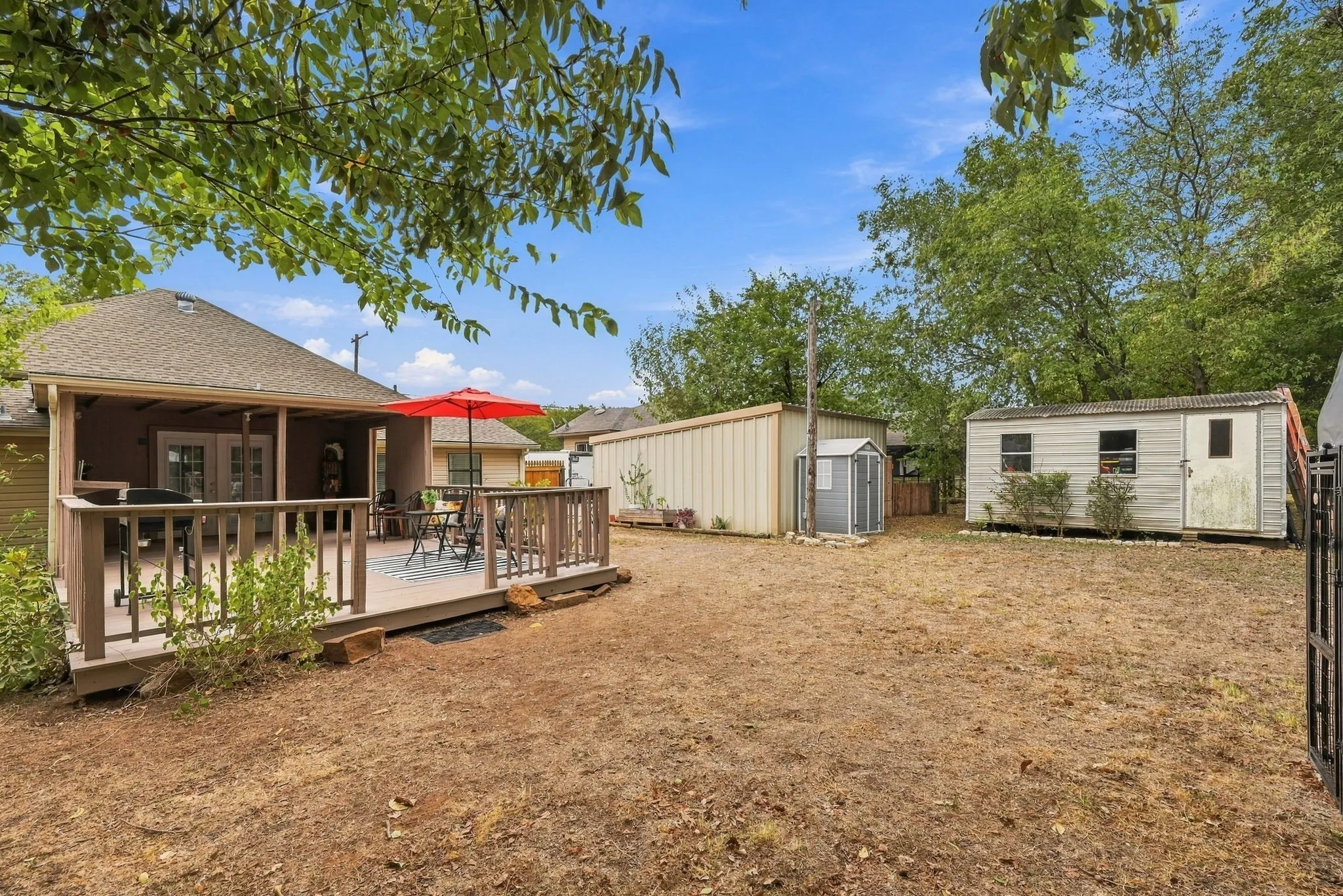 Single Family Residence For Sale in Johnson County , 311 N Pendell Avenue, Cleburne, Texas 76033, 3 Bedroom, 1 Bathroom, Garage spaces, 1,260 Sqft, built in 1930, mls#21400411, Real Estate Agent in Cleburne, Homes For Sale in Johnson county, Homes For Sale in Cleburne, Realtor in Cleburne Texas, Real Estate Brokerage Independent Realty Texas, Luminita Cordes Realtor