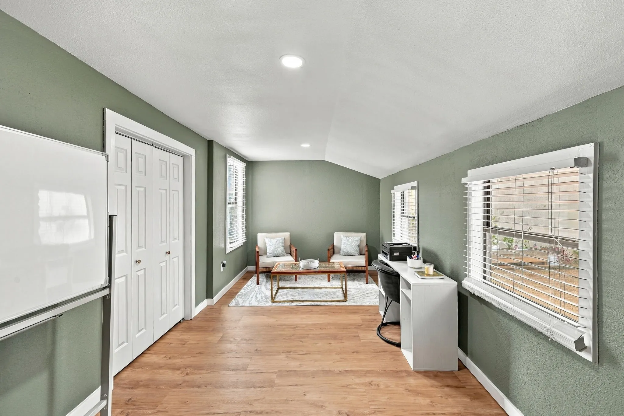 Single Family Residence For Sale in Johnson County , 311 N Pendell Avenue, Cleburne, Texas 76033, 3 Bedroom, 1 Bathroom, Garage spaces, 1,260 Sqft, built in 1930, mls#21400411, Real Estate Agent in Cleburne, Homes For Sale in Johnson county, Homes For Sale in Cleburne, Realtor in Cleburne Texas, Real Estate Brokerage Independent Realty Texas, Luminita Cordes Realtor
