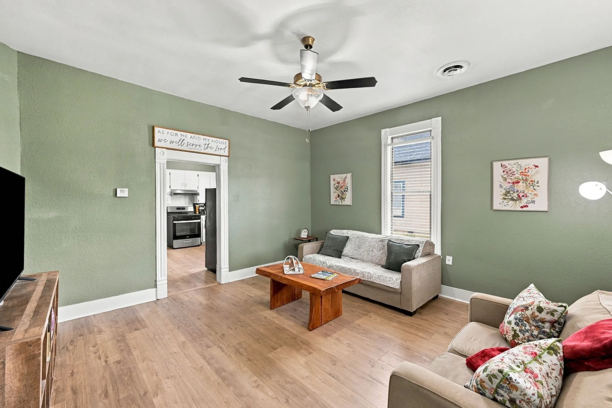 Single Family Residence For Sale in Johnson County , 311 N Pendell Avenue, Cleburne, Texas 76033, 3 Bedroom, 1 Bathroom, Garage spaces, 1,260 Sqft, built in 1930, mls#21400411, Real Estate Agent in Cleburne, Homes For Sale in Johnson county, Homes For Sale in Cleburne, Realtor in Cleburne Texas, Real Estate Brokerage Independent Realty Texas, Luminita Cordes Realtor