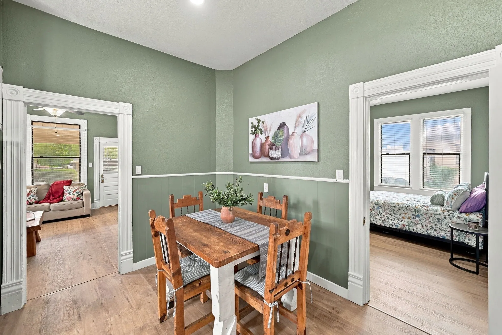 Single Family Residence For Sale in Johnson County , 311 N Pendell Avenue, Cleburne, Texas 76033, 3 Bedroom, 1 Bathroom, Garage spaces, 1,260 Sqft, built in 1930, mls#21400411, Real Estate Agent in Cleburne, Homes For Sale in Johnson county, Homes For Sale in Cleburne, Realtor in Cleburne Texas, Real Estate Brokerage Independent Realty Texas, Luminita Cordes Realtor