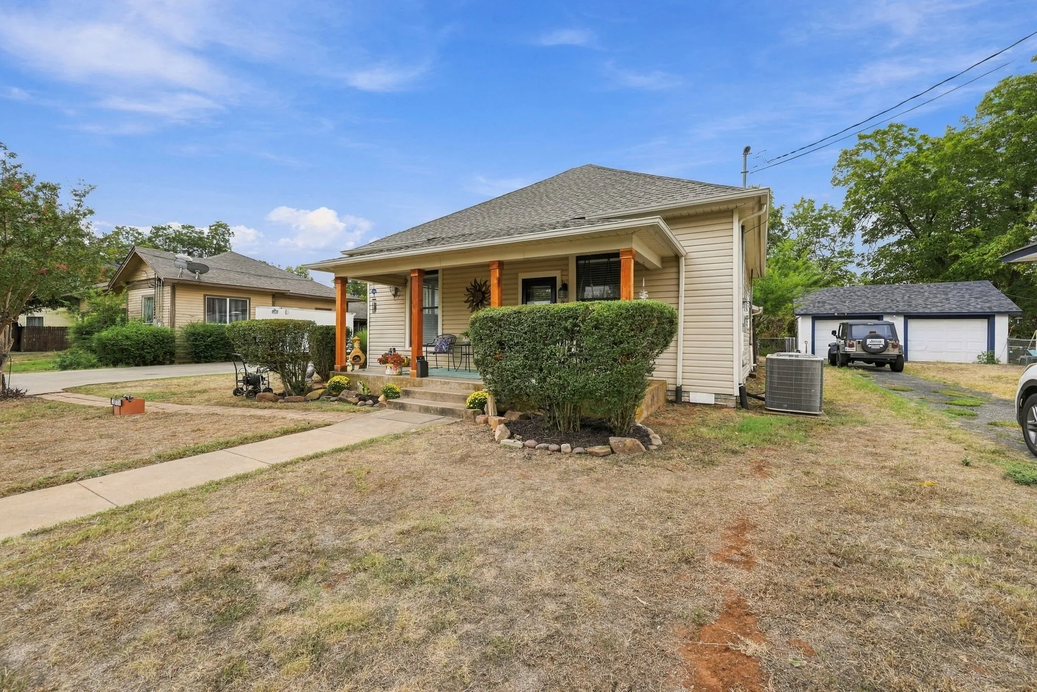 Single Family Residence For Sale in Johnson County , 311 N Pendell Avenue, Cleburne, Texas 76033, 3 Bedroom, 1 Bathroom, Garage spaces, 1,260 Sqft, built in 1930, mls#21400411, Real Estate Agent in Cleburne, Homes For Sale in Johnson county, Homes For Sale in Cleburne, Realtor in Cleburne Texas, Real Estate Brokerage Independent Realty Texas, Luminita Cordes Realtor