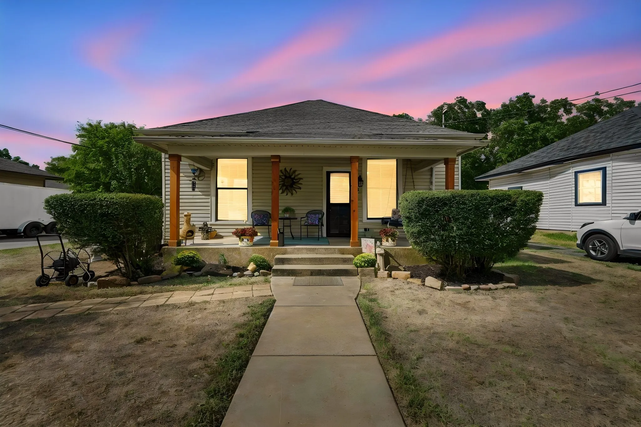 Single Family Residence For Sale in Johnson County , 311 N Pendell Avenue, Cleburne, Texas 76033, 3 Bedroom, 1 Bathroom, Garage spaces, 1,260 Sqft, built in 1930, mls#21400411, Real Estate Agent in Cleburne, Homes For Sale in Johnson county, Homes For Sale in Cleburne, Realtor in Cleburne Texas, Real Estate Brokerage Independent Realty Texas, Luminita Cordes Realtor