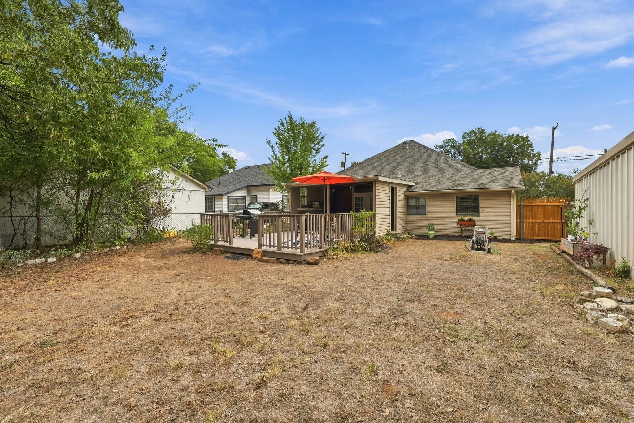 Single Family Residence For Sale in Johnson County , 311 N Pendell Avenue, Cleburne, Texas 76033, 3 Bedroom, 1 Bathroom, Garage spaces, 1,260 Sqft, built in 1930, mls#21400411, Real Estate Agent in Cleburne, Homes For Sale in Johnson county, Homes For Sale in Cleburne, Realtor in Cleburne Texas, Real Estate Brokerage Independent Realty Texas, Luminita Cordes Realtor