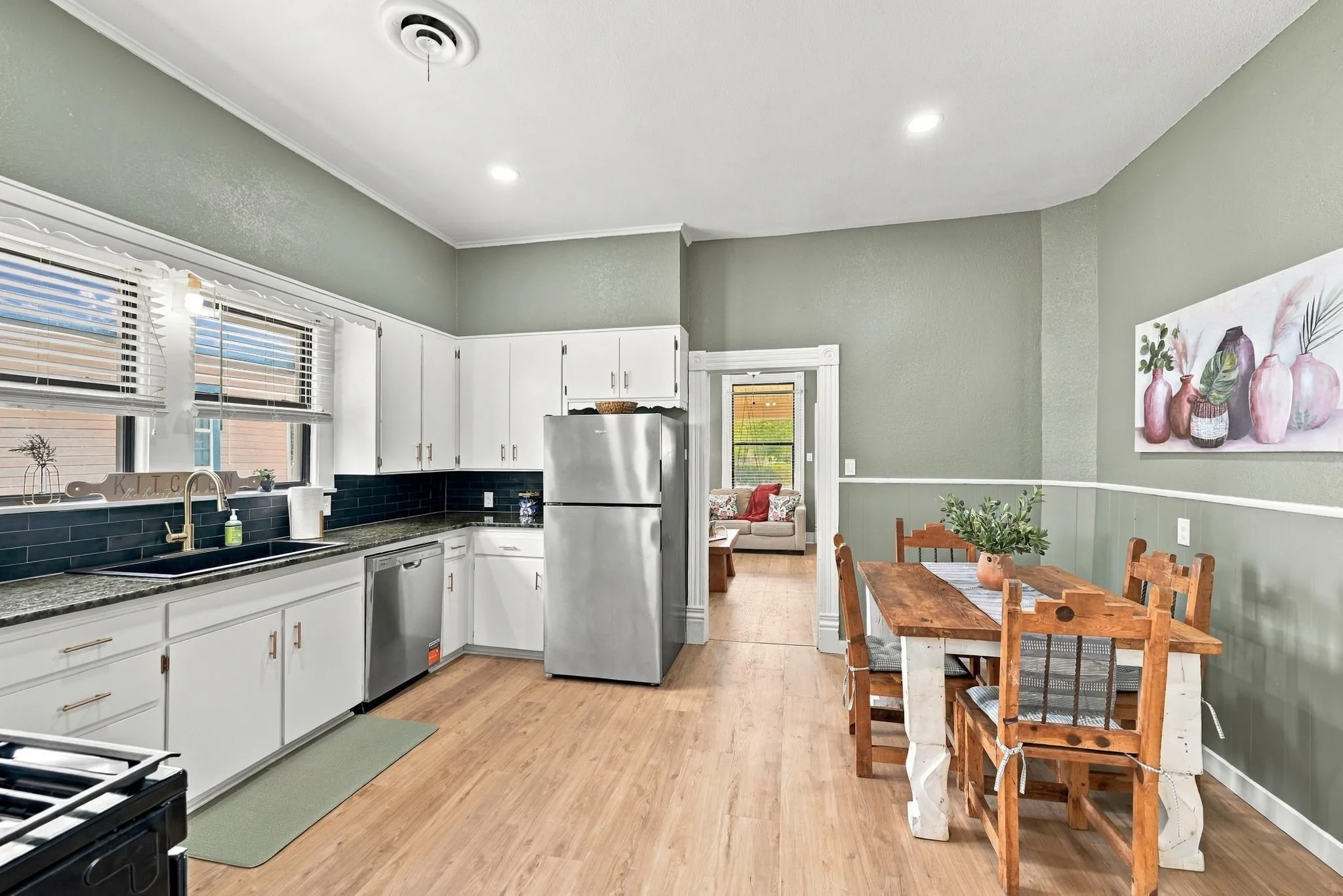 Single Family Residence For Sale in Johnson County , 311 N Pendell Avenue, Cleburne, Texas 76033, 3 Bedroom, 1 Bathroom, Garage spaces, 1,260 Sqft, built in 1930, mls#21400411, Real Estate Agent in Cleburne, Homes For Sale in Johnson county, Homes For Sale in Cleburne, Realtor in Cleburne Texas, Real Estate Brokerage Independent Realty Texas, Luminita Cordes Realtor