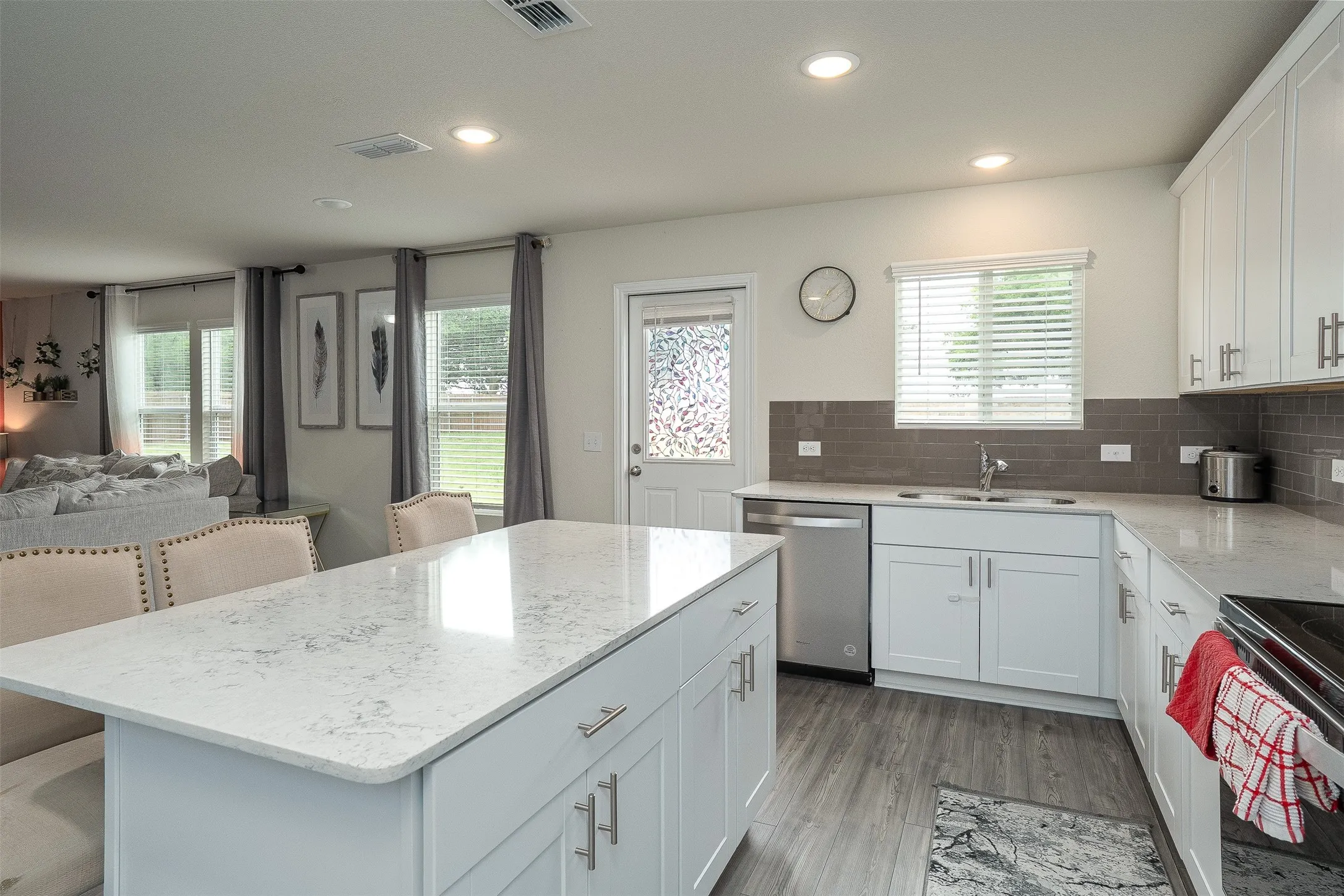Single Family Residence For Sale in Tarrant County , 4620 Knoll Gardens Way, Fort Worth, Texas 76036, 4 Bedroom, 3 Bathroom, 2 Garage spaces, 2,656 Sqft, built in 2022, mls#21400158, Real Estate Agent in Fort Worth, Homes For Sale in Tarrant county, Homes For Sale in Fort Worth, Realtor in Fort Worth Texas, Real Estate Brokerage Independent Realty Texas, Luminita Cordes Realtor