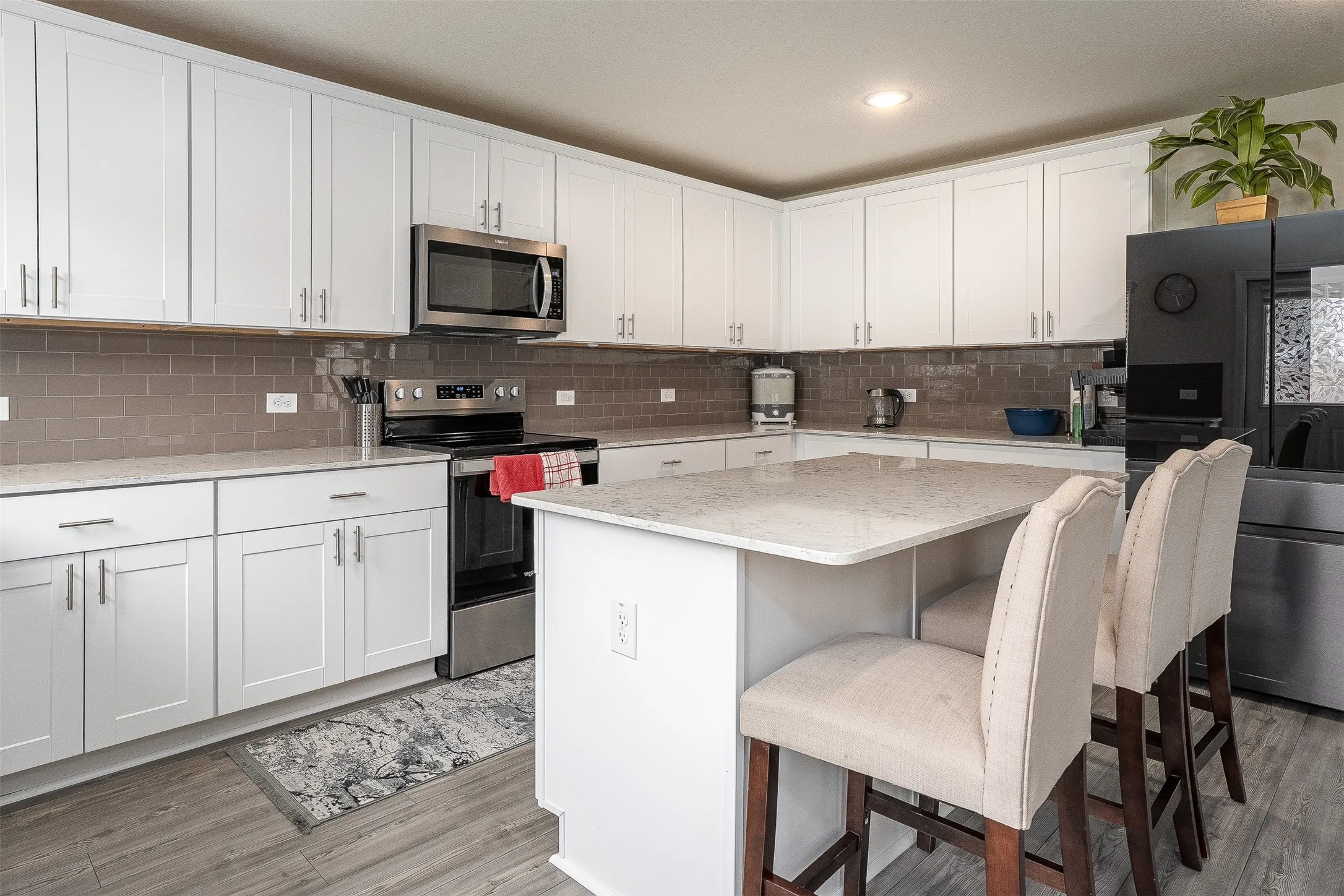 Single Family Residence For Sale in Tarrant County , 4620 Knoll Gardens Way, Fort Worth, Texas 76036, 4 Bedroom, 3 Bathroom, 2 Garage spaces, 2,656 Sqft, built in 2022, mls#21400158, Real Estate Agent in Fort Worth, Homes For Sale in Tarrant county, Homes For Sale in Fort Worth, Realtor in Fort Worth Texas, Real Estate Brokerage Independent Realty Texas, Luminita Cordes Realtor