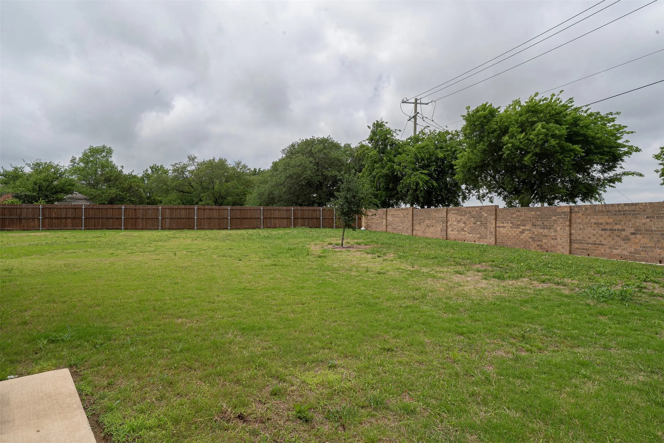 Single Family Residence For Sale in Tarrant County , 4620 Knoll Gardens Way, Fort Worth, Texas 76036, 4 Bedroom, 3 Bathroom, 2 Garage spaces, 2,656 Sqft, built in 2022, mls#21400158, Real Estate Agent in Fort Worth, Homes For Sale in Tarrant county, Homes For Sale in Fort Worth, Realtor in Fort Worth Texas, Real Estate Brokerage Independent Realty Texas, Luminita Cordes Realtor