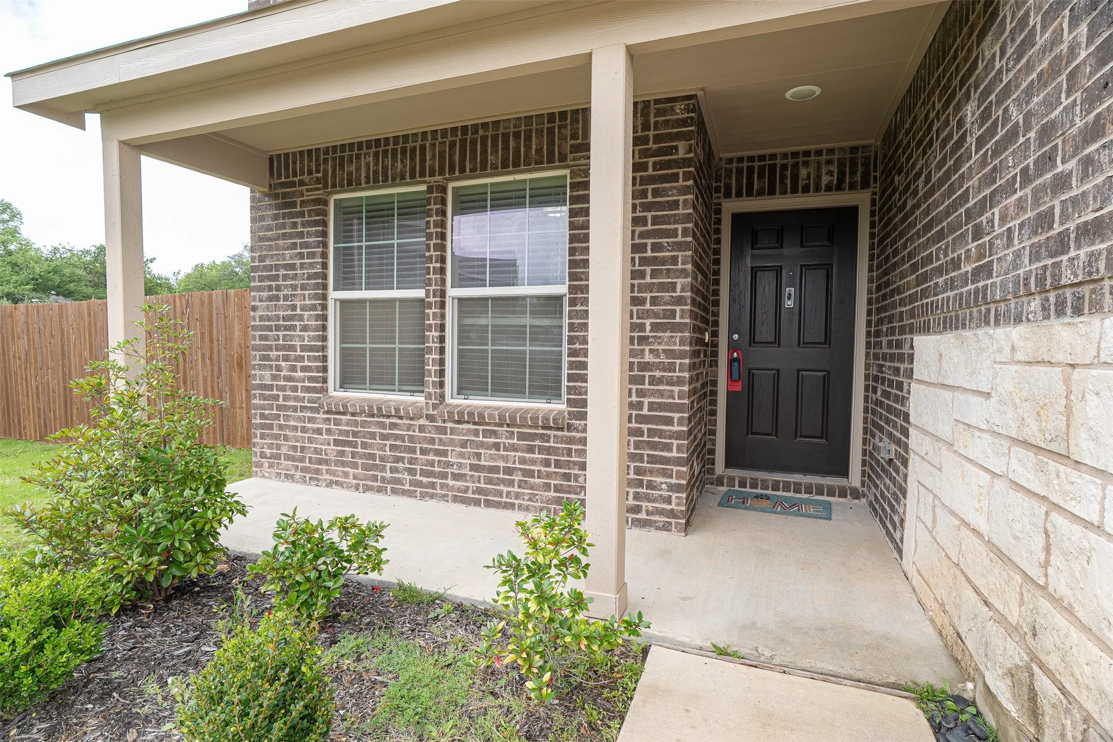 Single Family Residence For Sale in Tarrant County , 4620 Knoll Gardens Way, Fort Worth, Texas 76036, 4 Bedroom, 3 Bathroom, 2 Garage spaces, 2,656 Sqft, built in 2022, mls#21400158, Real Estate Agent in Fort Worth, Homes For Sale in Tarrant county, Homes For Sale in Fort Worth, Realtor in Fort Worth Texas, Real Estate Brokerage Independent Realty Texas, Luminita Cordes Realtor