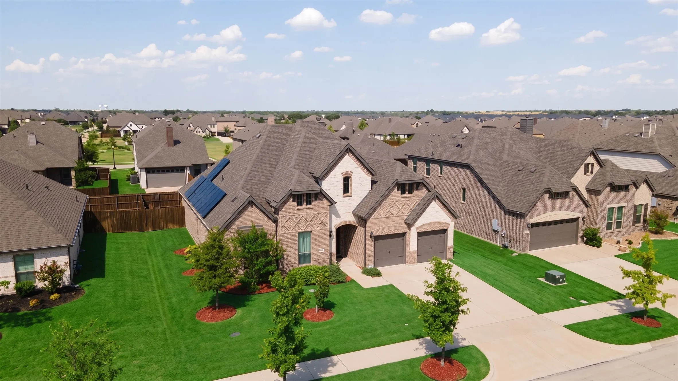 Single Family Residence For Sale in Ellis County , 425 Brushwood Lane, Waxahachie, Texas 75165, 4 Bedroom, 3 Bathroom, 2 Garage spaces, 2,425 Sqft, built in 2021, mls#21388681, Real Estate Agent in Waxahachie, Homes For Sale in Ellis county, Homes For Sale in Waxahachie, Realtor in Waxahachie Texas, Real Estate Brokerage Independent Realty Texas, Luminita Cordes Realtor