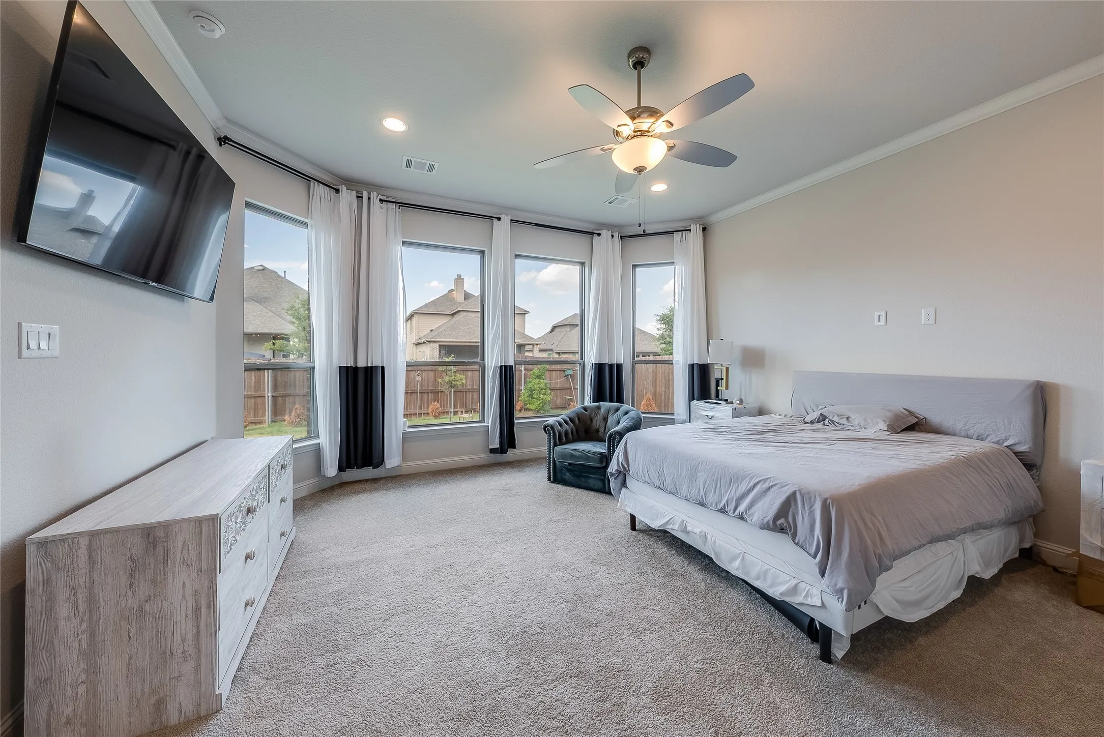 Single Family Residence For Sale in Ellis County , 425 Brushwood Lane, Waxahachie, Texas 75165, 4 Bedroom, 3 Bathroom, 2 Garage spaces, 2,425 Sqft, built in 2021, mls#21388681, Real Estate Agent in Waxahachie, Homes For Sale in Ellis county, Homes For Sale in Waxahachie, Realtor in Waxahachie Texas, Real Estate Brokerage Independent Realty Texas, Luminita Cordes Realtor