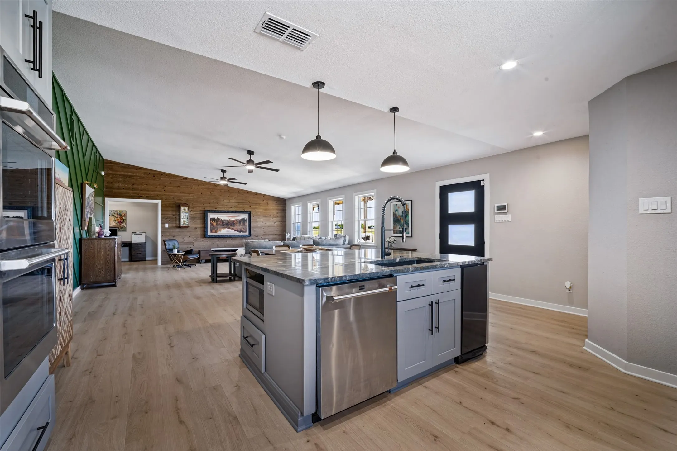 Farm For Sale in Collin County , 14371 County Road 545, Nevada, Texas 75173, 4 Bedroom, 3 Bathroom, 2 Garage spaces, 2,400 Sqft, built in 2002, mls#21370548, Real Estate Agent in Nevada, Homes For Sale in Collin county, Homes For Sale in Nevada, Realtor in Nevada Texas, Real Estate Brokerage Independent Realty Texas, Luminita Cordes Realtor