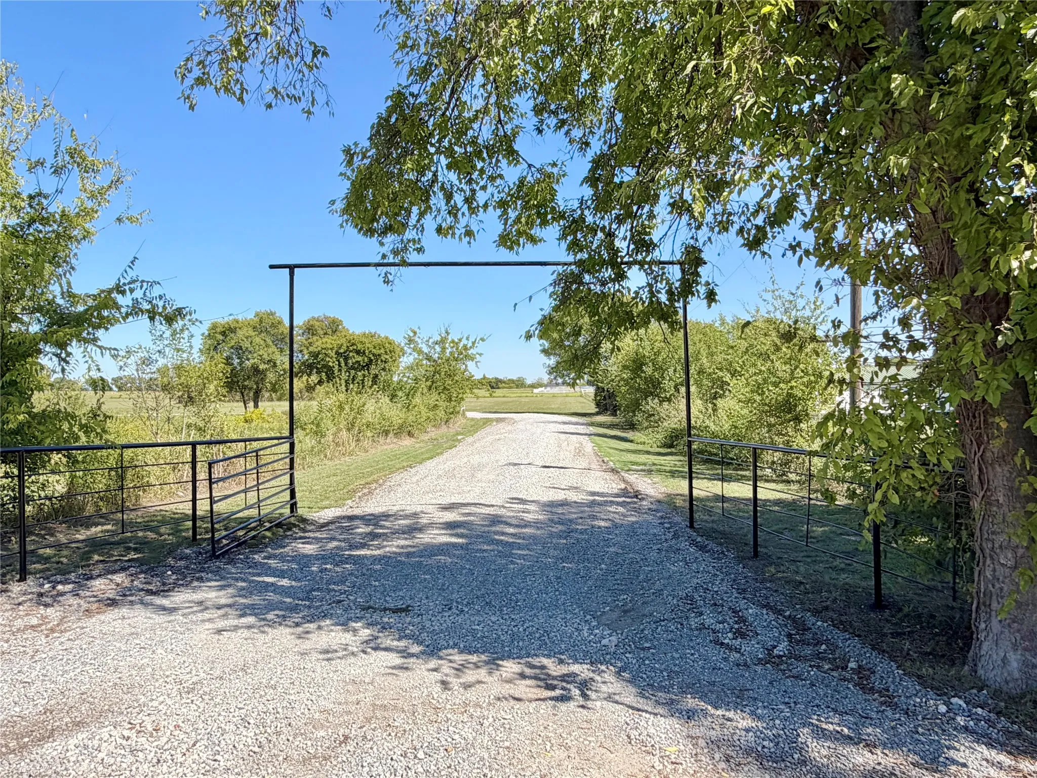 Farm For Sale in Collin County , 14371 County Road 545, Nevada, Texas 75173, 4 Bedroom, 3 Bathroom, 2 Garage spaces, 2,400 Sqft, built in 2002, mls#21370548, Real Estate Agent in Nevada, Homes For Sale in Collin county, Homes For Sale in Nevada, Realtor in Nevada Texas, Real Estate Brokerage Independent Realty Texas, Luminita Cordes Realtor