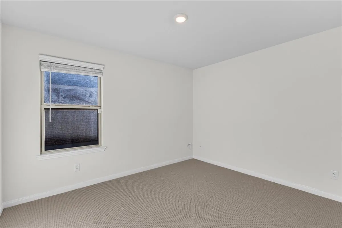 Large secondary bedroom #2