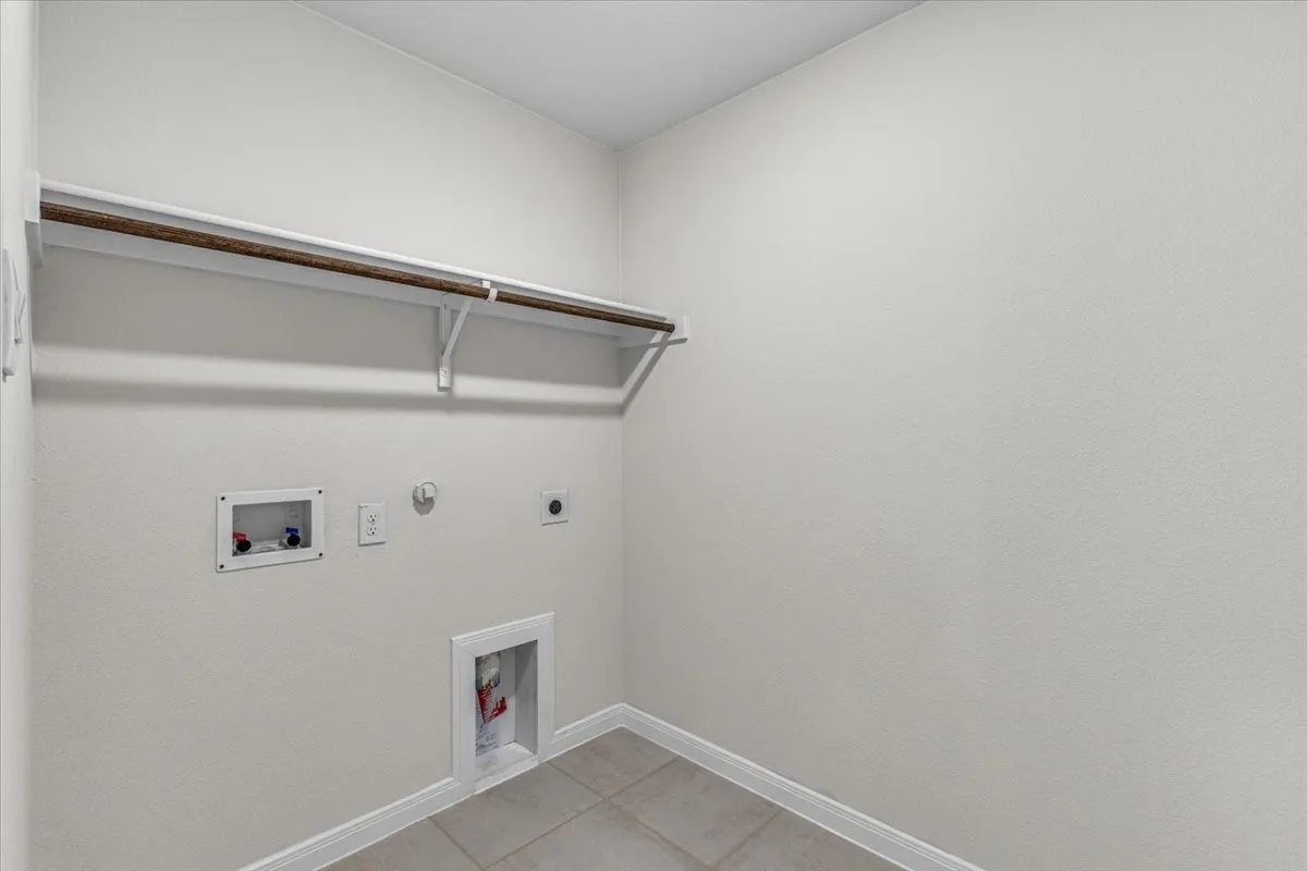 Full size laundry room