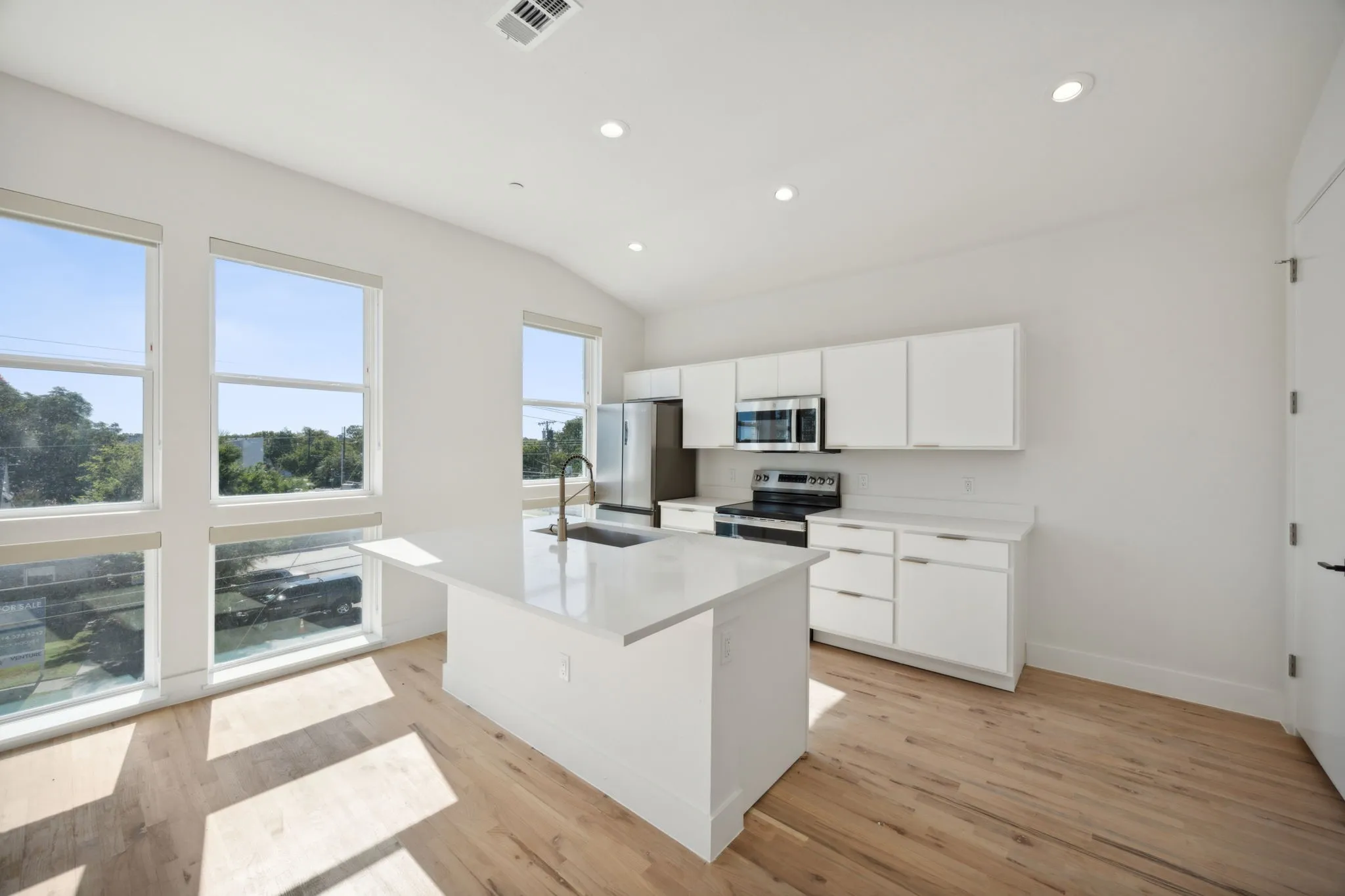 Apartment For Rent in Dallas County , 4907 Bryan Street, Dallas, Texas 75206, 0, 1 Bathroom, Garage spaces, 722 Sqft, built in 2024, mls#21399960, Real Estate Agent in Dallas, Homes For Rent in Dallas county, Homes For Rent in Dallas, Realtor in Dallas Texas, Real Estate Brokerage Independent Realty Texas, Luminita Cordes Realtor