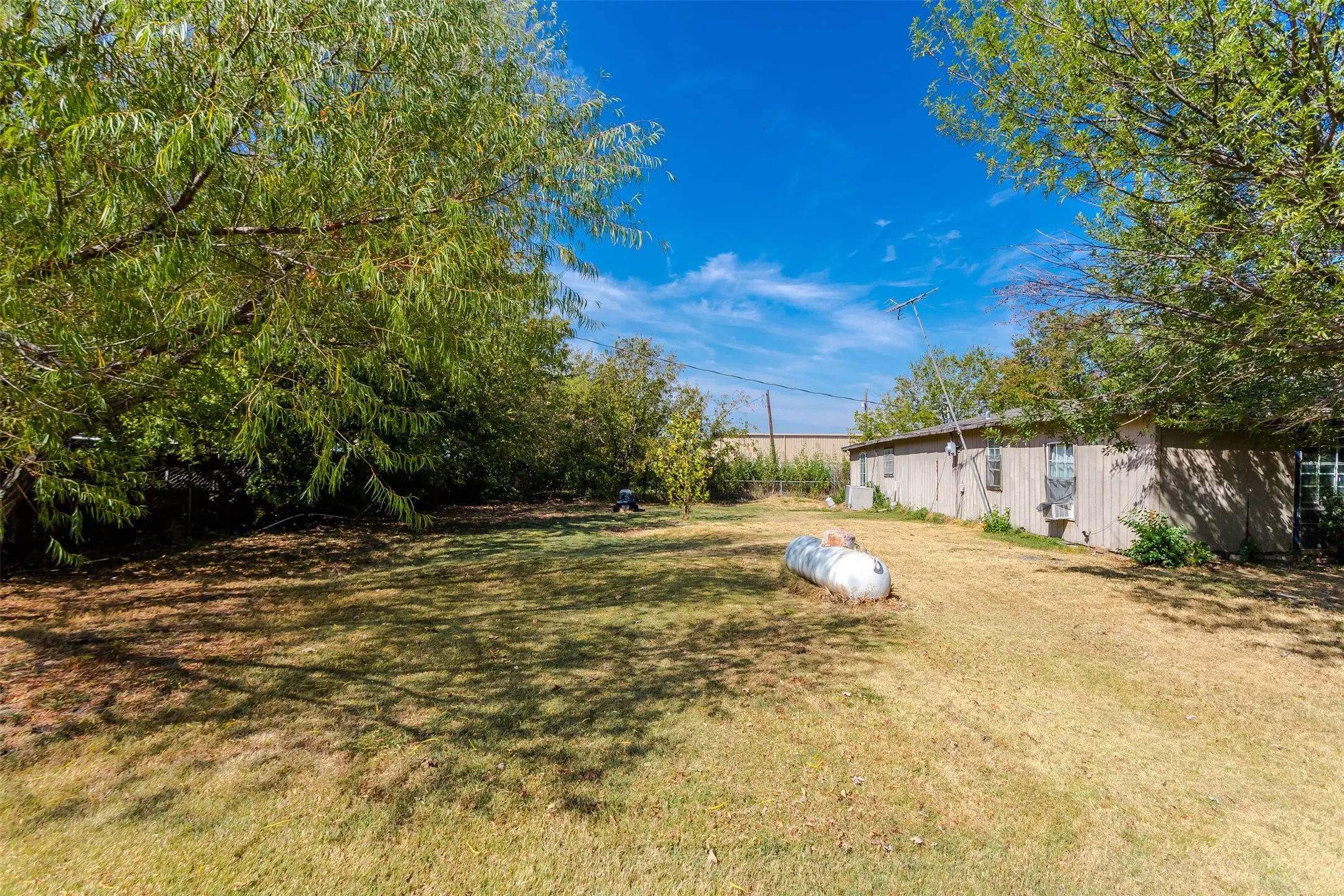 Single Family Residence For Sale in Denton County , 203D Kings Road, Hackberry, Texas 75036, 6 Bedroom, 2 Bathroom, Garage spaces, 2,928 Sqft, built in 1990, mls#21392907, Real Estate Agent in Hackberry, Homes For Sale in Denton county, Homes For Sale in Hackberry, Realtor in Hackberry Texas, Real Estate Brokerage Independent Realty Texas, Luminita Cordes Realtor